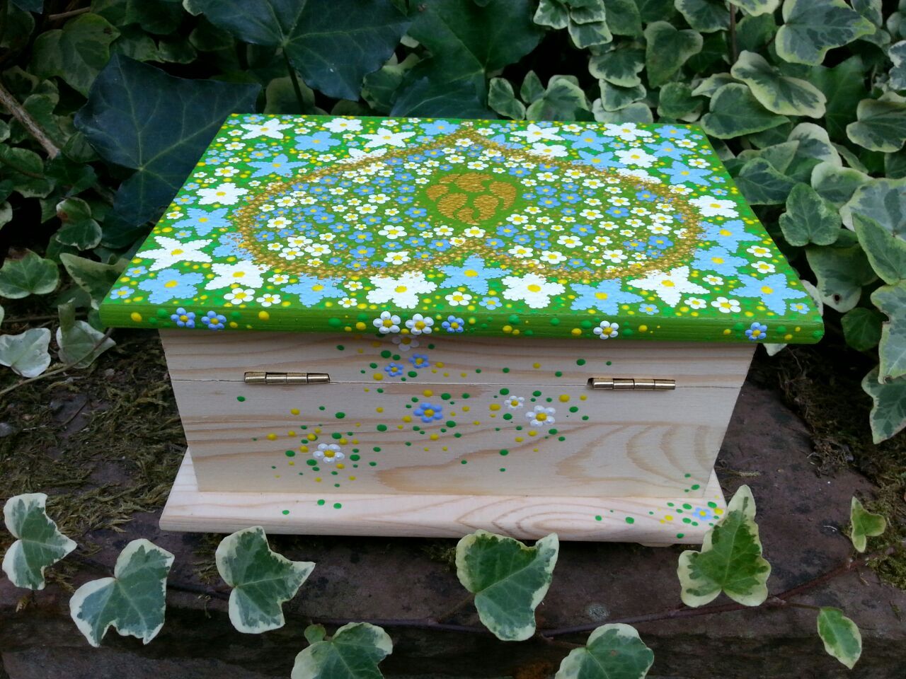 weiß und blau, handbemalt, dot painting