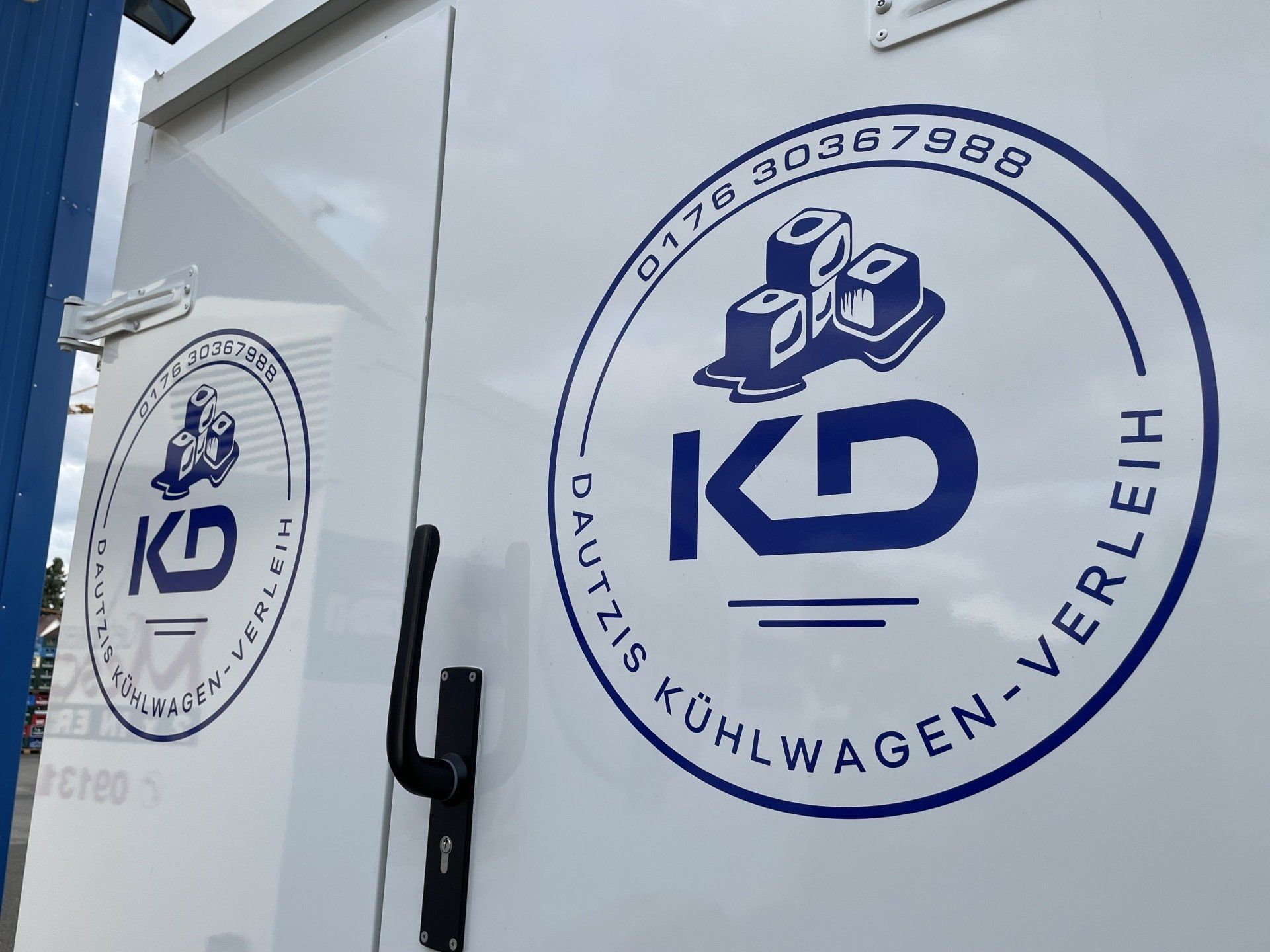 KD - Dautzis Kühlwagenverleih Erlangen: Mobiler Kühlanhänger für Ihr Fest, für Privat & Firma KD - Dautzis Kühlwagenverleih Erlangen: Mobiler Kühlanhänger für Ihr Fest, für Privat & Firma