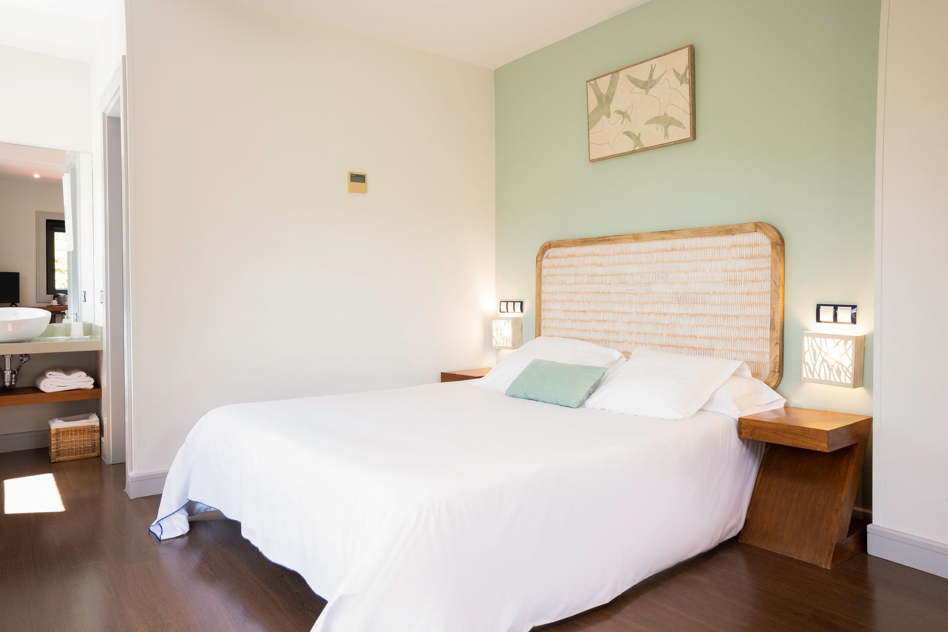 Habitación en Luces del Poniente, pensada para proporcionar comodidad, privacidad y una experiencia única en un entorno natural único