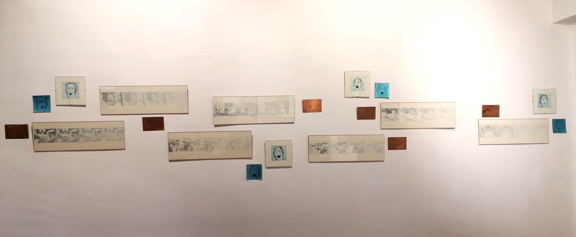 accrochage de gravures à l'eau forte et de gravures sur tétrapack