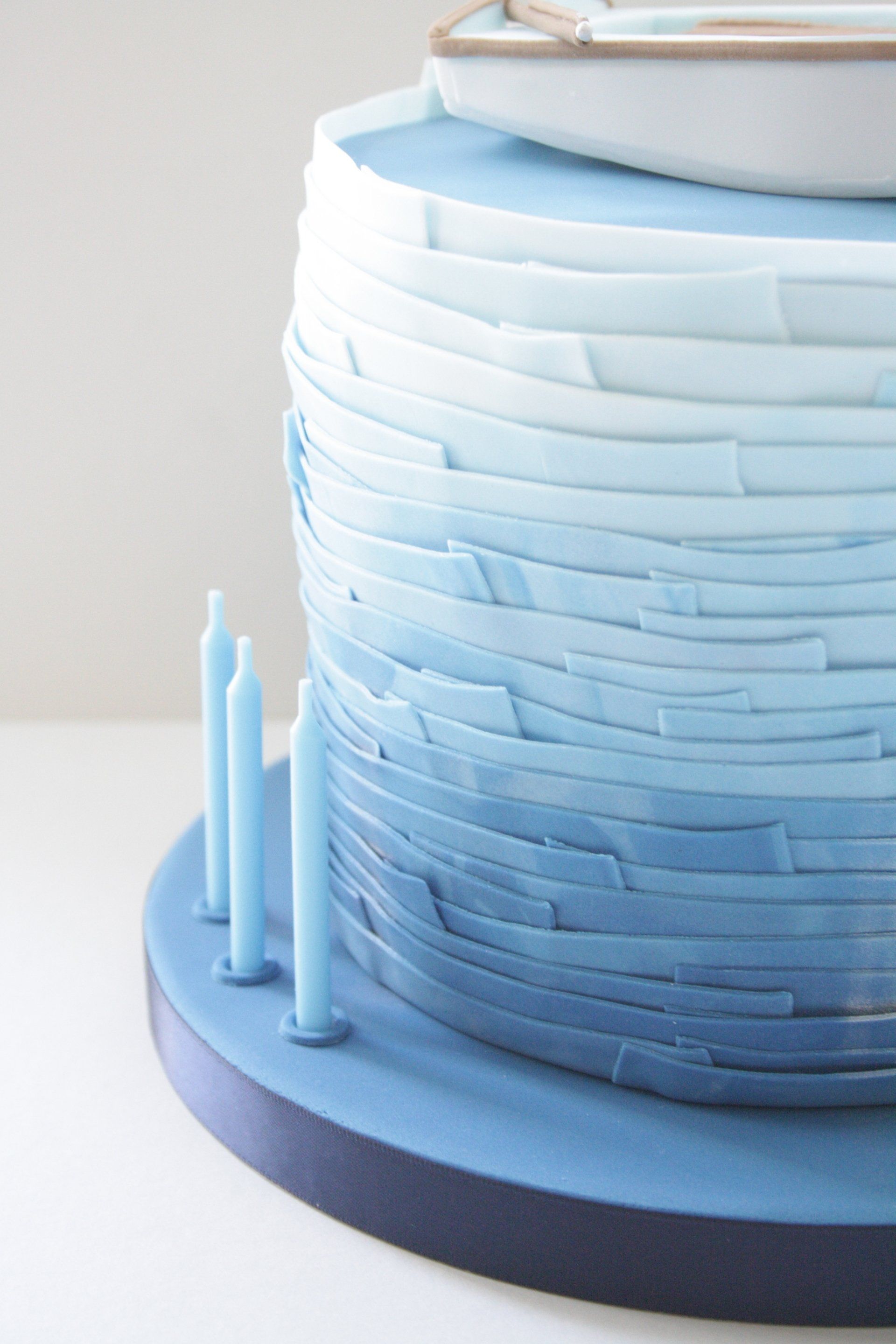 Flat blue cake ruffles