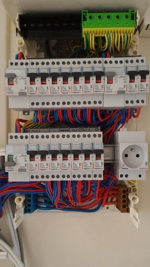 installation-pose-disjoncteur-tableau-electrique-Essonne