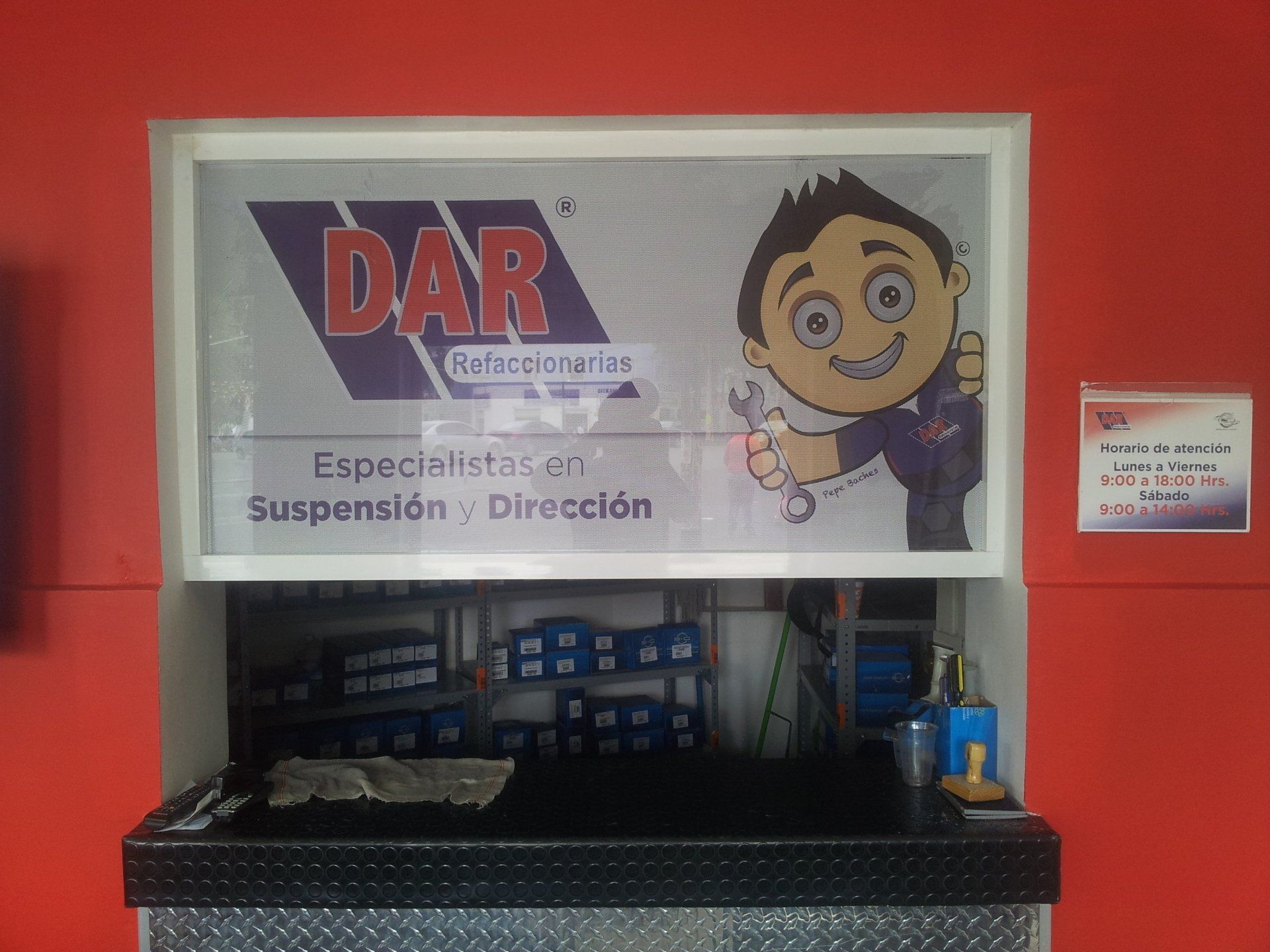 vinil microperforado pegado en cristal
