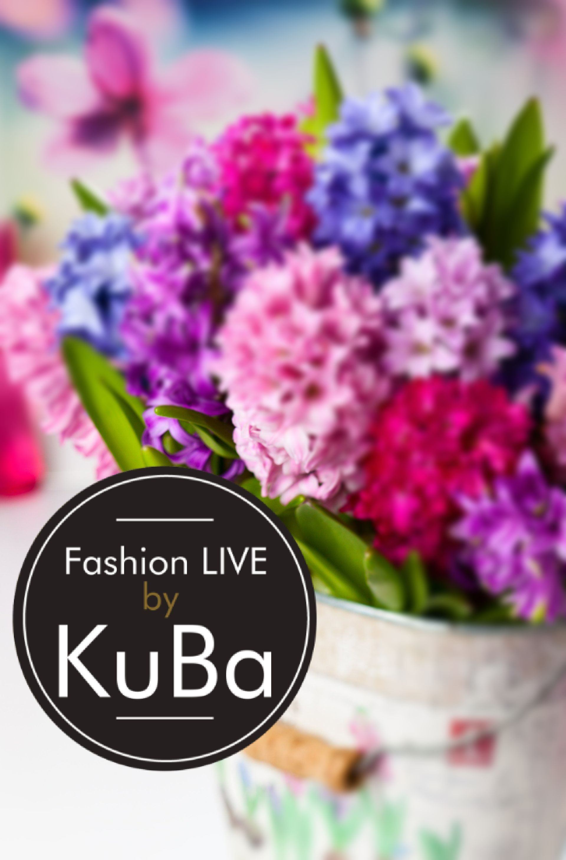 Blumen in den Farben Flieder Pink mit logo KuBa Fashion in Schwarzen Kreis
