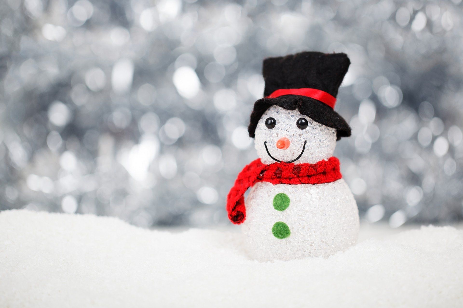 Kleiner grinsender Schneemann