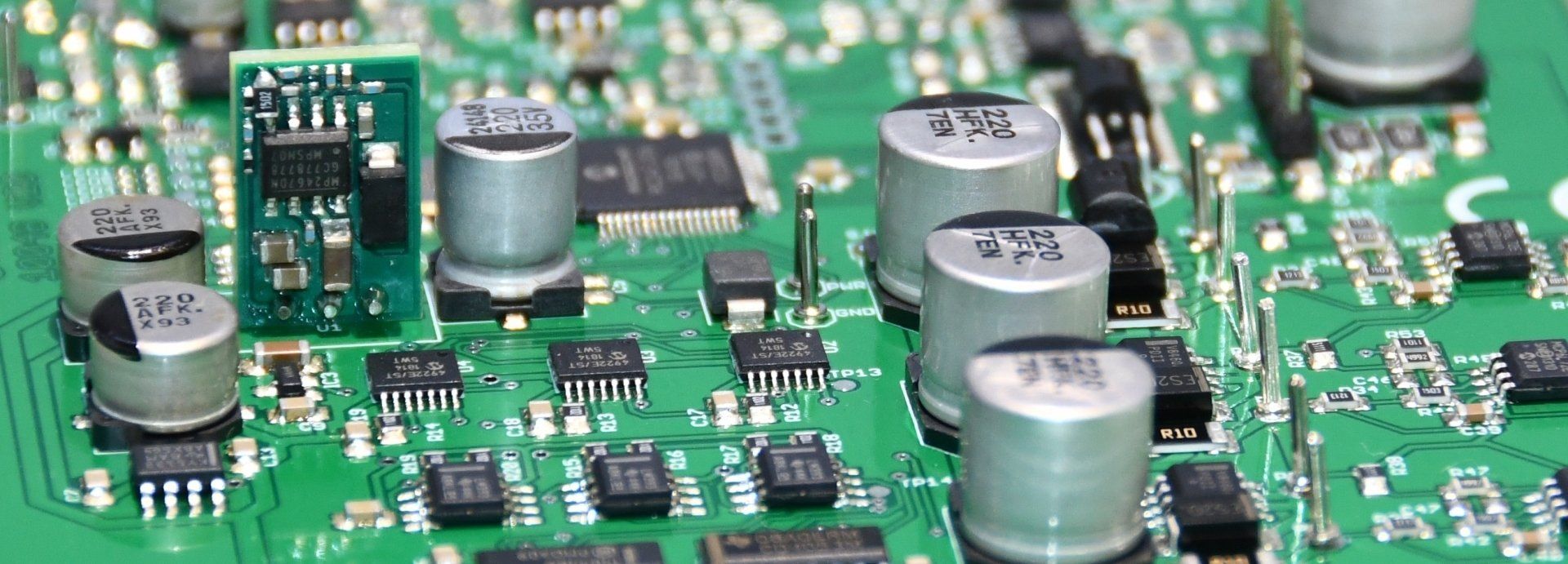 Hardware im Testaufbau Bestückte Leiterplatte