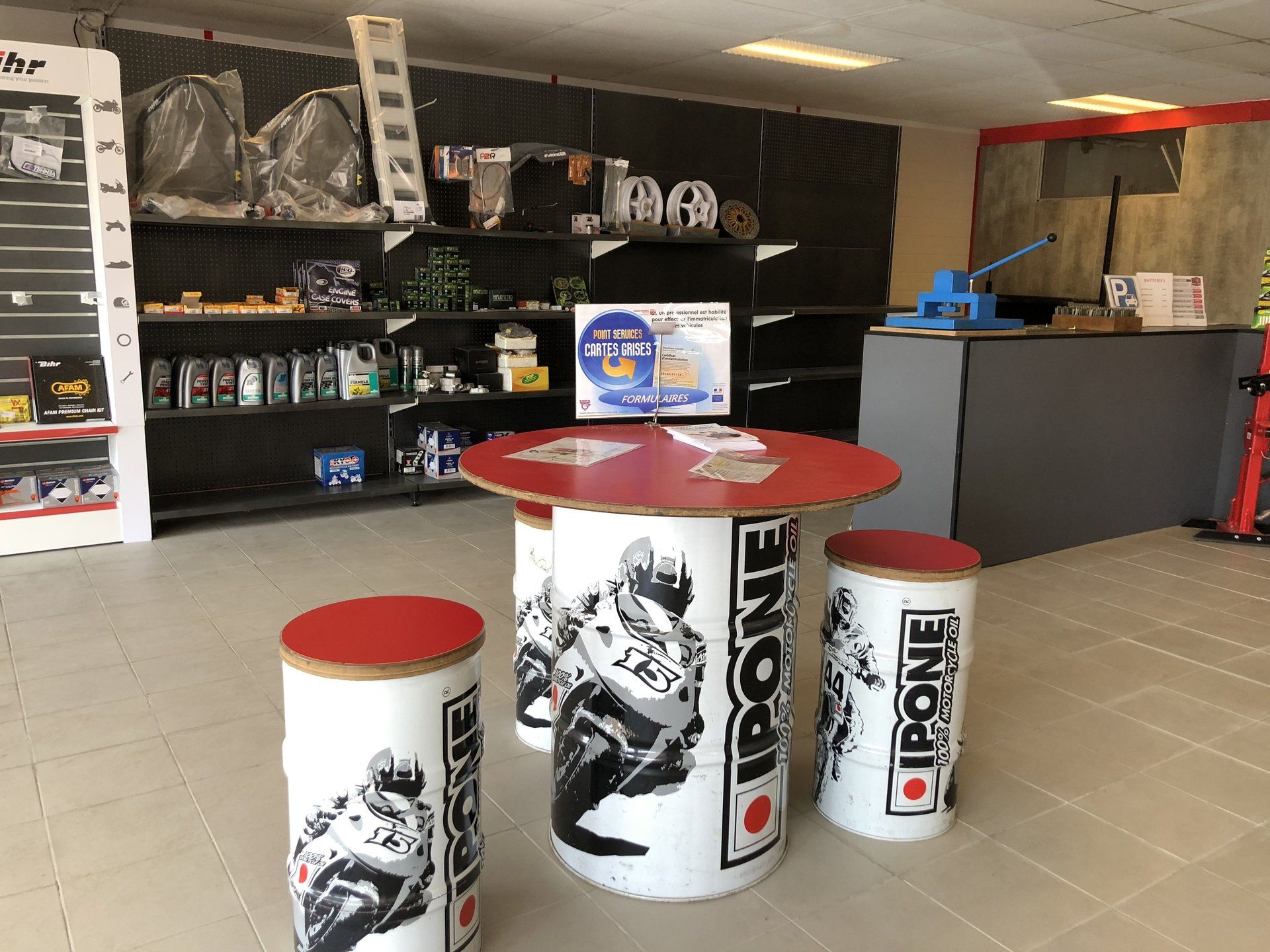 Espace magasin du Garage François Père et Fils