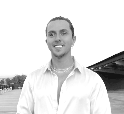 Photo de Maxime DE MARINIS, Partenaire Marketing & Communication.