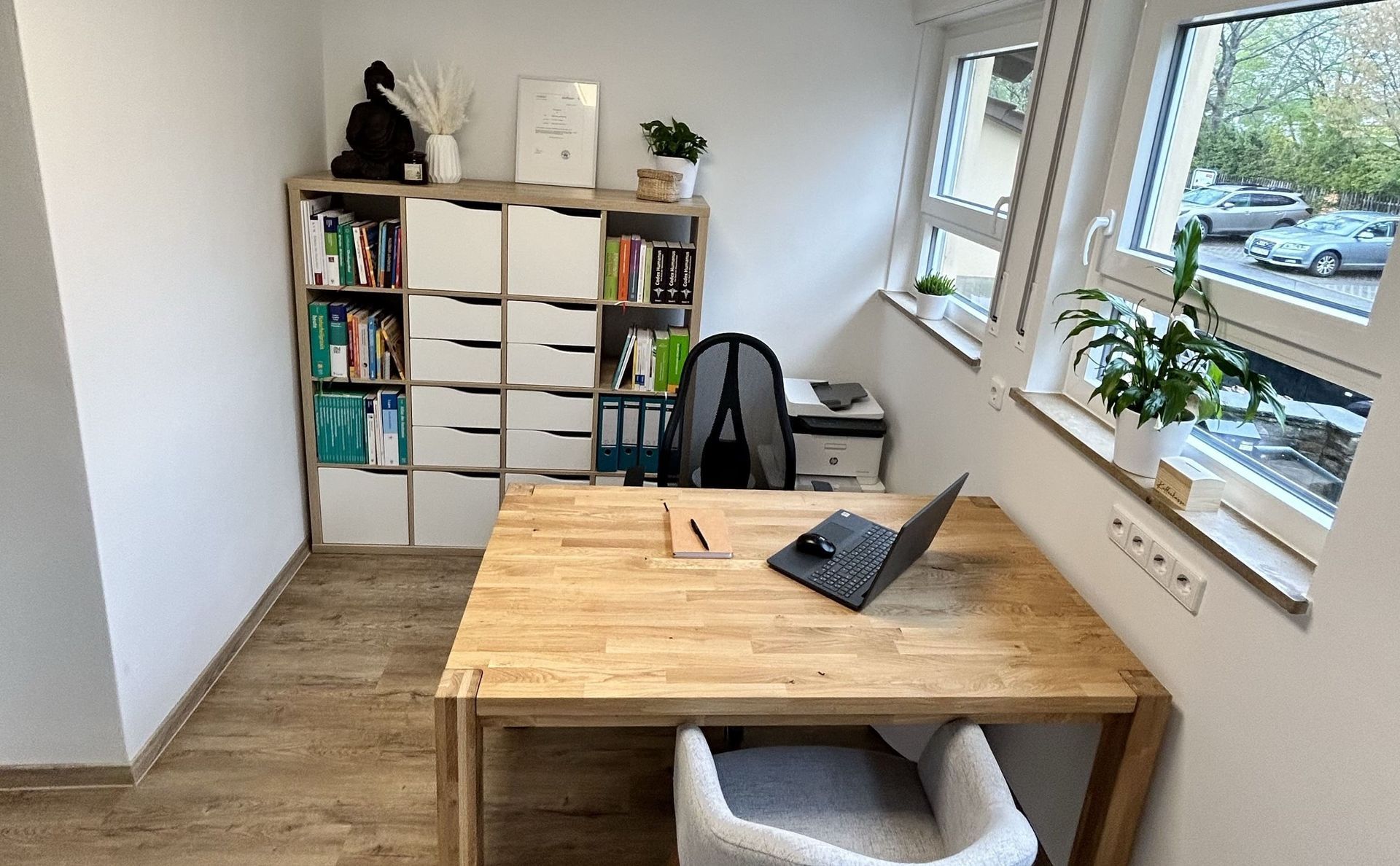 Besprechungsraum Praxis Heilpraktikerin Melis Achatz