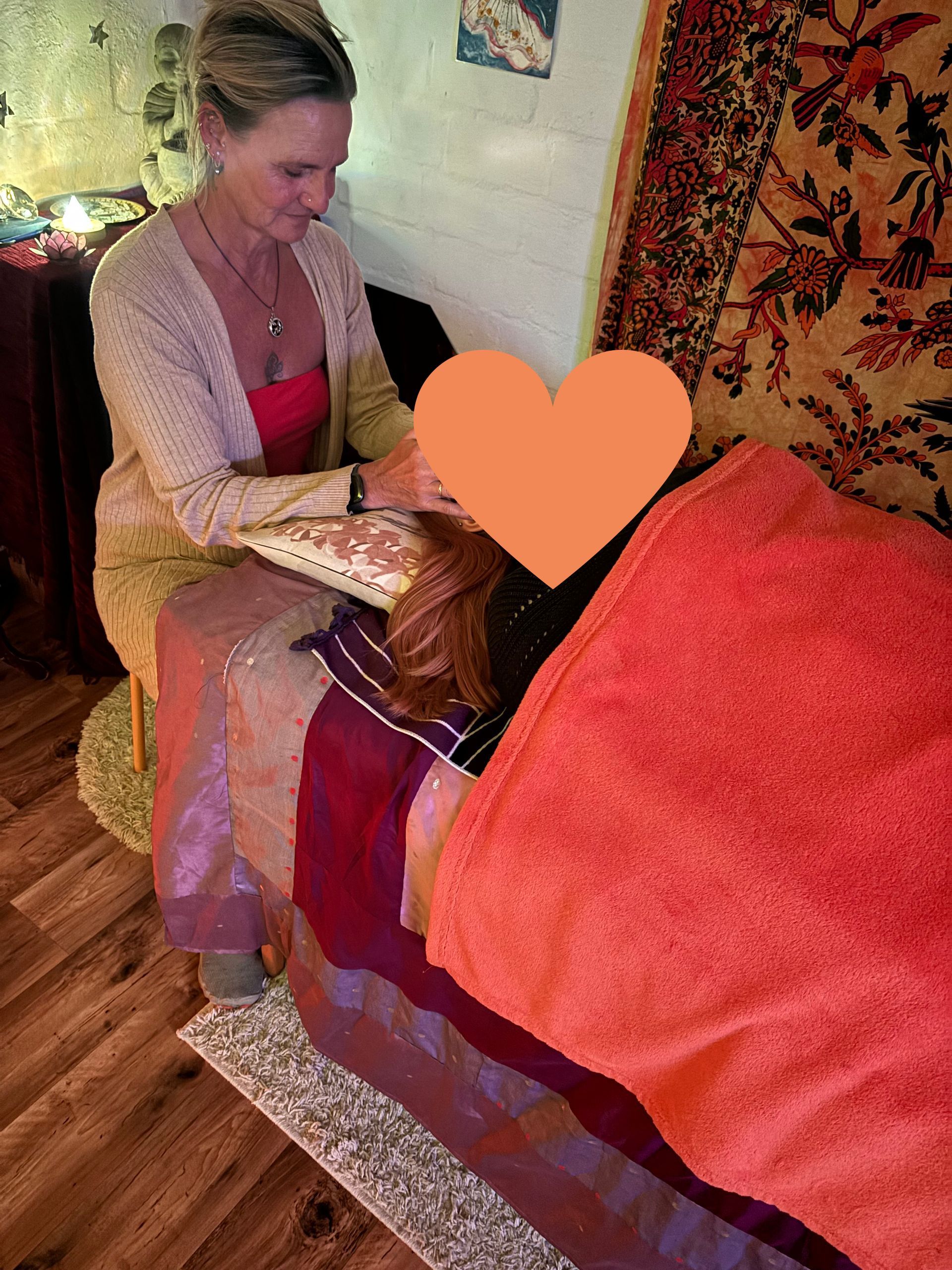 Leistungen -Mental Healing -Stärkung der Selbstheilungskräfte -Traditionelles Reiki nach Dr. Mikao Usui -Reikiseminare, alle Grade -Seminar Geistiges Heilen -Besprechen von Warzen & Rosen -Löschen von Allergien & Blockaden -Nummerologie -Begradigungsenergie Leistungen