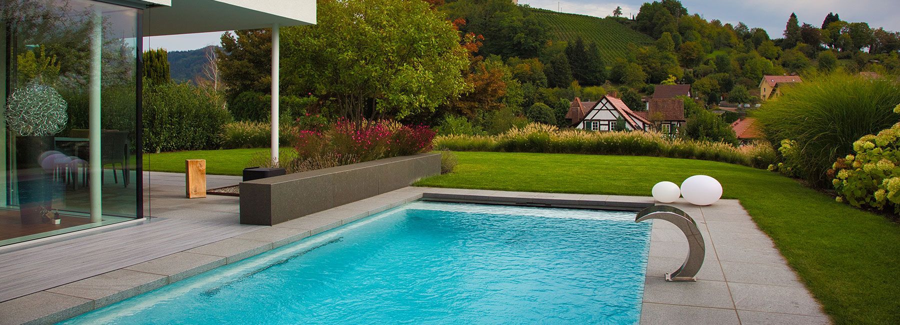 Pool im Garten