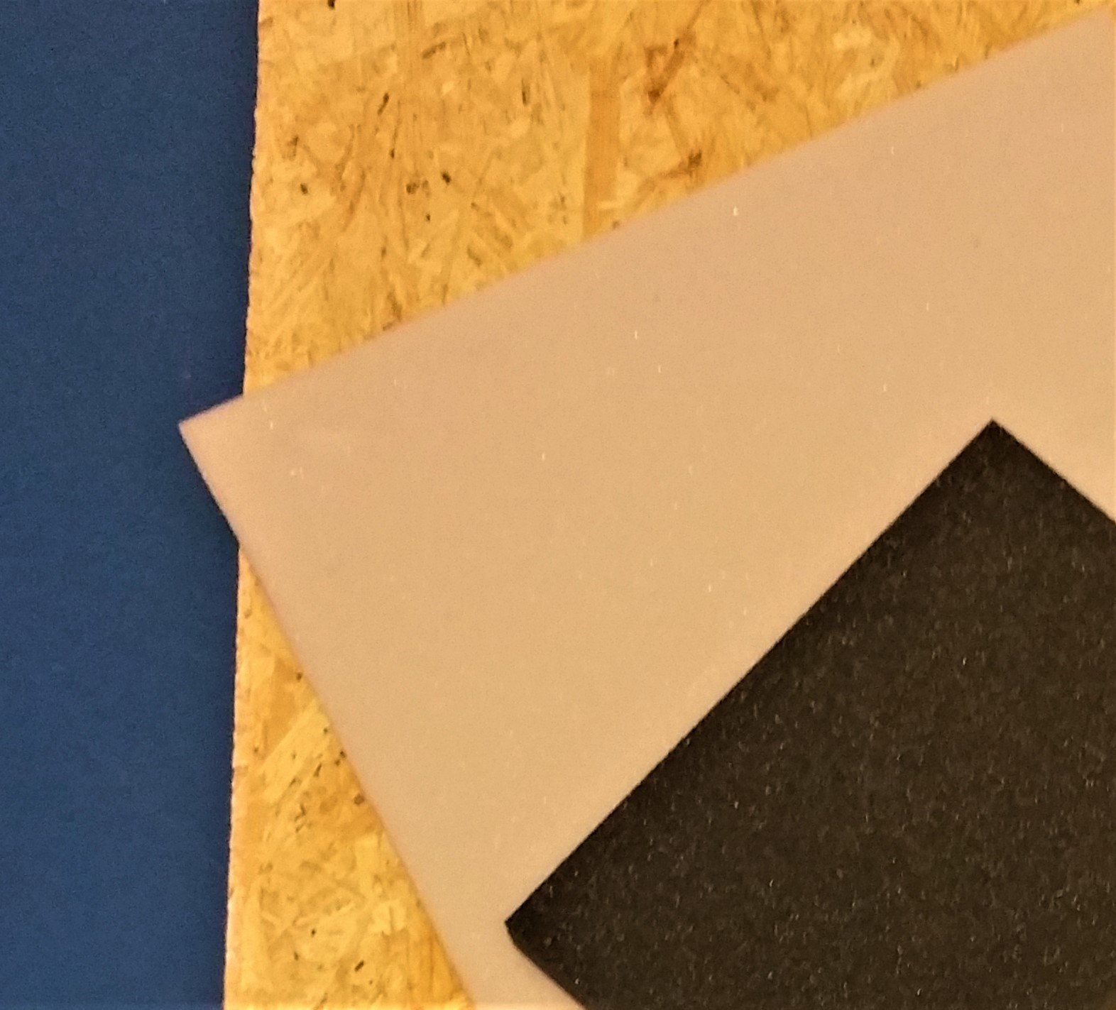 Formaldehyd in Dämmstoff und Holz