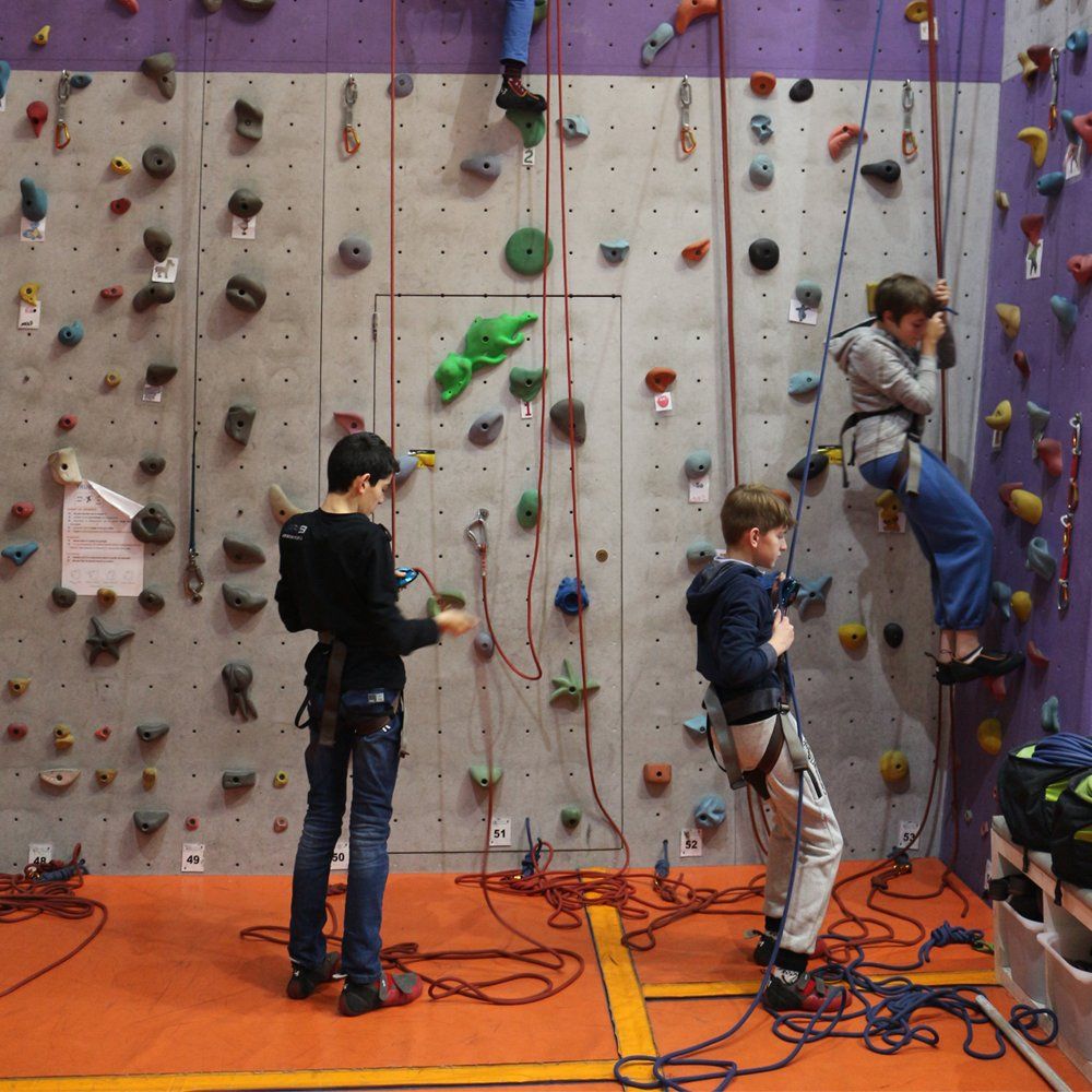 Anniversaire à Touraine Escalade -assurage entre amis