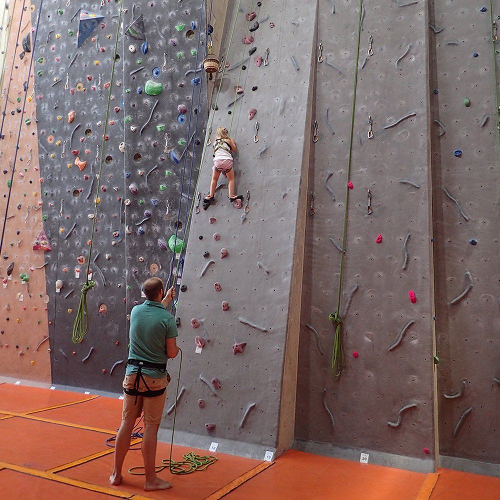 mineur accompagné d'un adulte