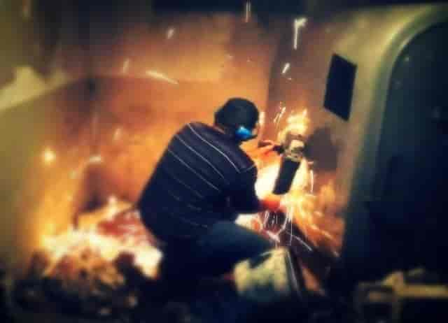 Demontage von Schrott wird von unseren Händlern übernommen. Schrottdemontage, Brennarbeiten, Schrotthändler