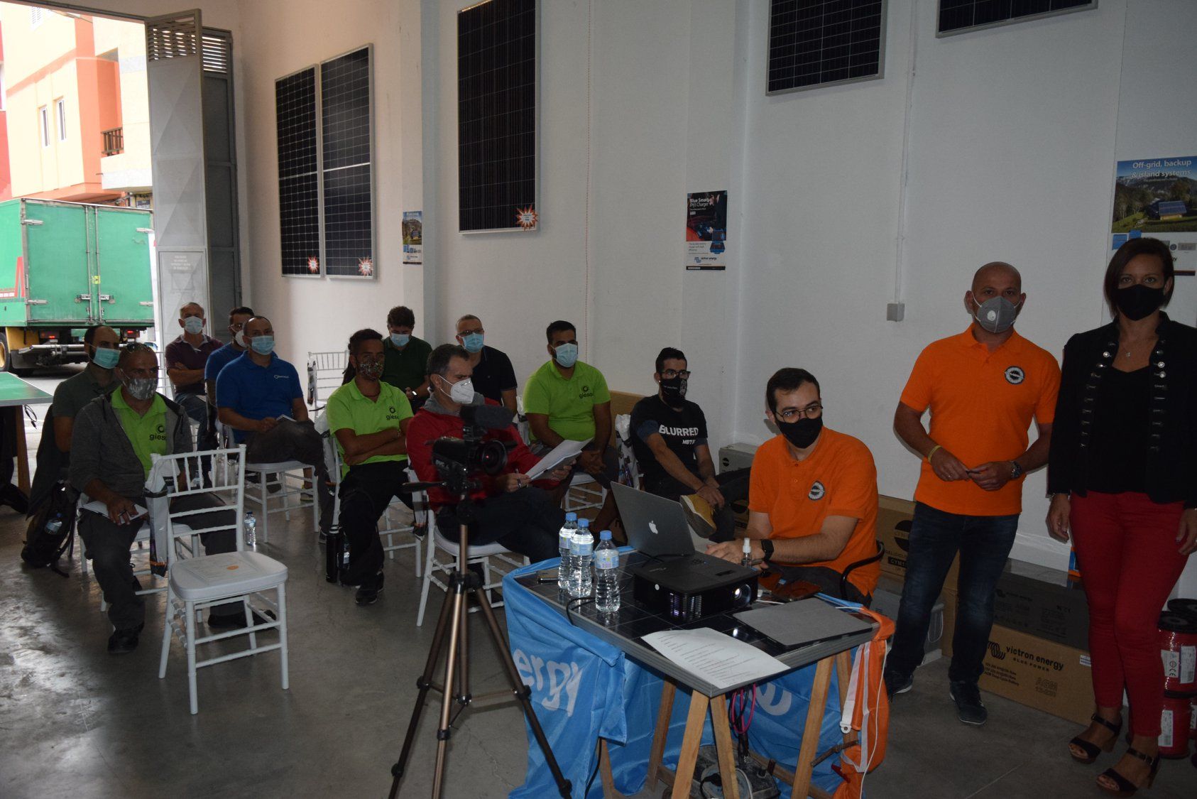 formaciones profesional, cursos de energía solar, capacitación en energía renovable, talleres de energía solar, formación técnica solar, educación en energía solar, cursos fotovoltaicos, certificación energía solar, seminarios energía solar, programas de formación, especialización en energía renovable