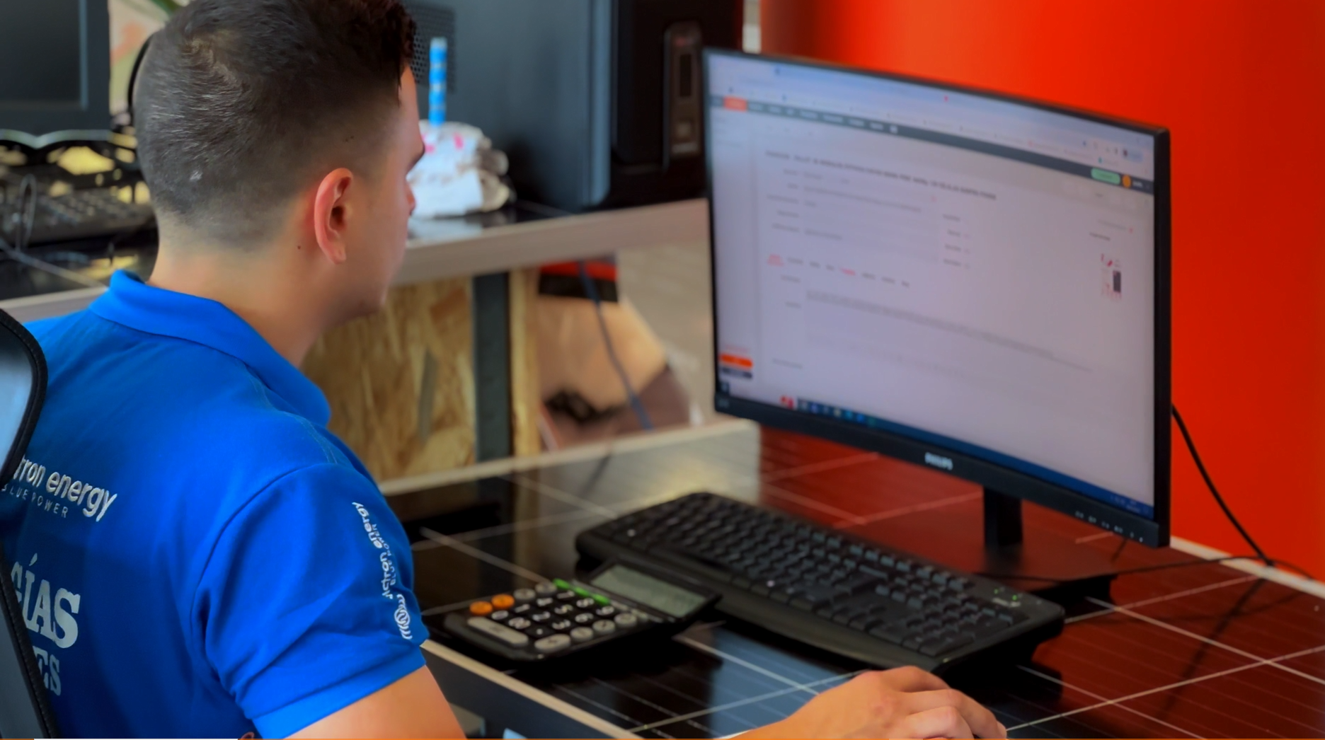 presentación general, empresa de energías renovables, distribuidores solares, tecnología fotovoltaica, energía solar térmica, Canarias, sostenibilidad energética, eficiencia energética, experiencia en renovables