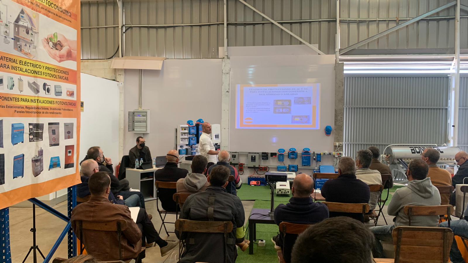 formaciones profesional, cursos de energía solar, capacitación en energía renovable, talleres de energía solar, formación técnica solar, educación en energía solar, cursos fotovoltaicos, certificación energía solar, seminarios energía solar, programas de formación, especialización en energía renovable