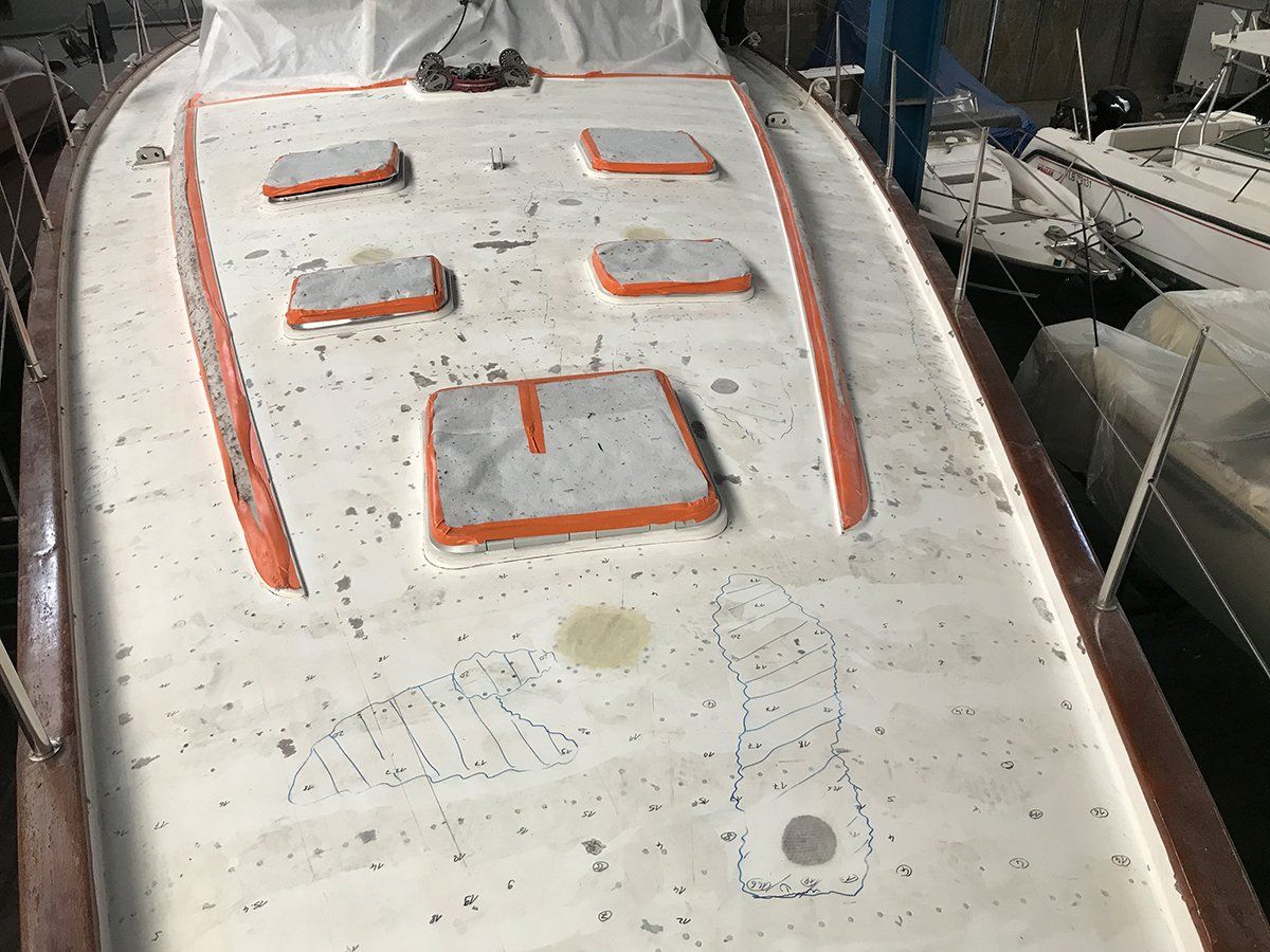 Moisture measurement on a Farr 60. The yacht deck must be prepared before the installation of a new teak deck. Moisture measurement on a Farr 60. The yacht deck must be prepared before the installation of the new teak deck by Mobilerbootsbau teak decking company