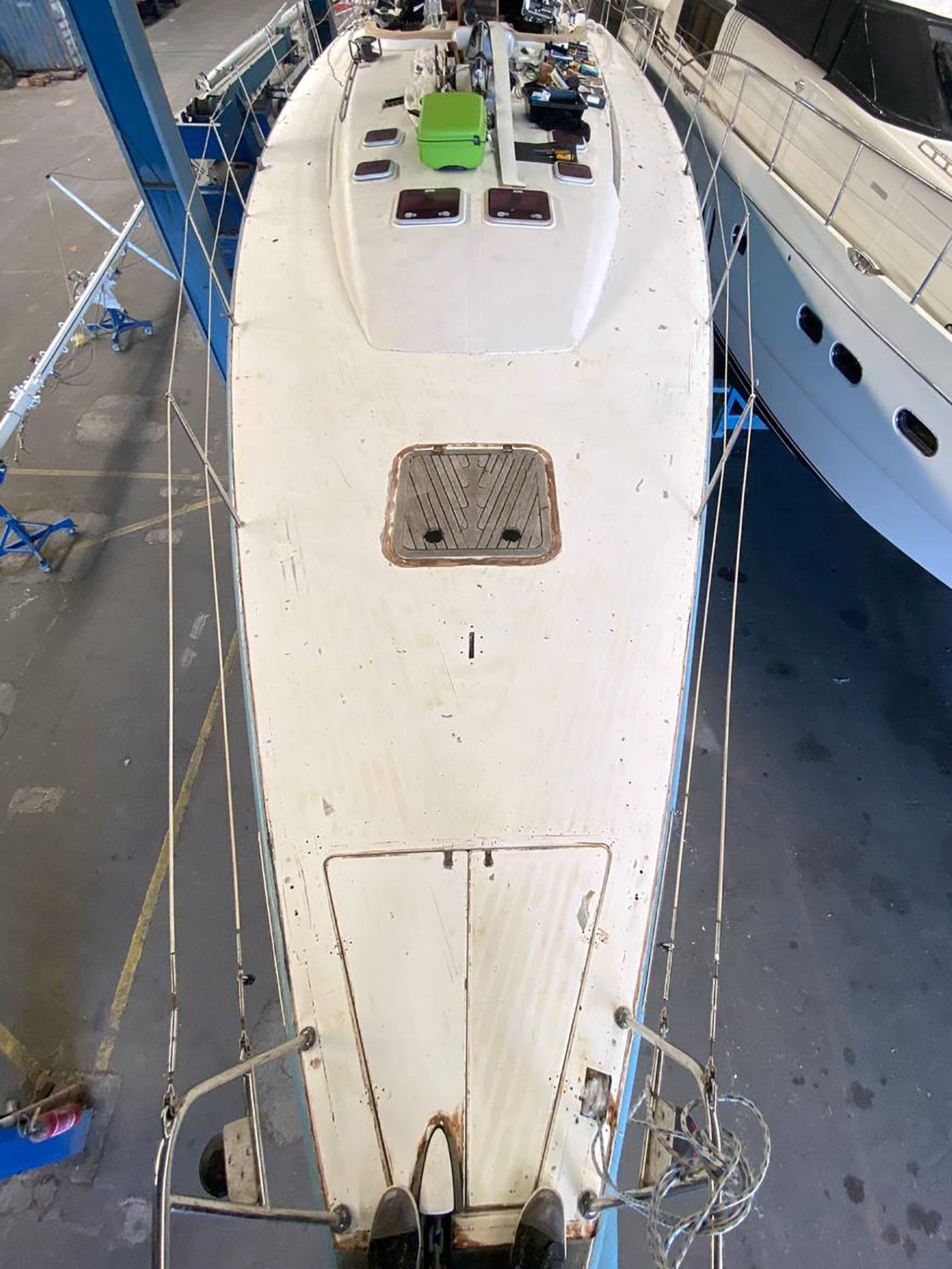 Das neue Teakdeck Bootsbau ein neues Teakdeck auf einer Futuna 57