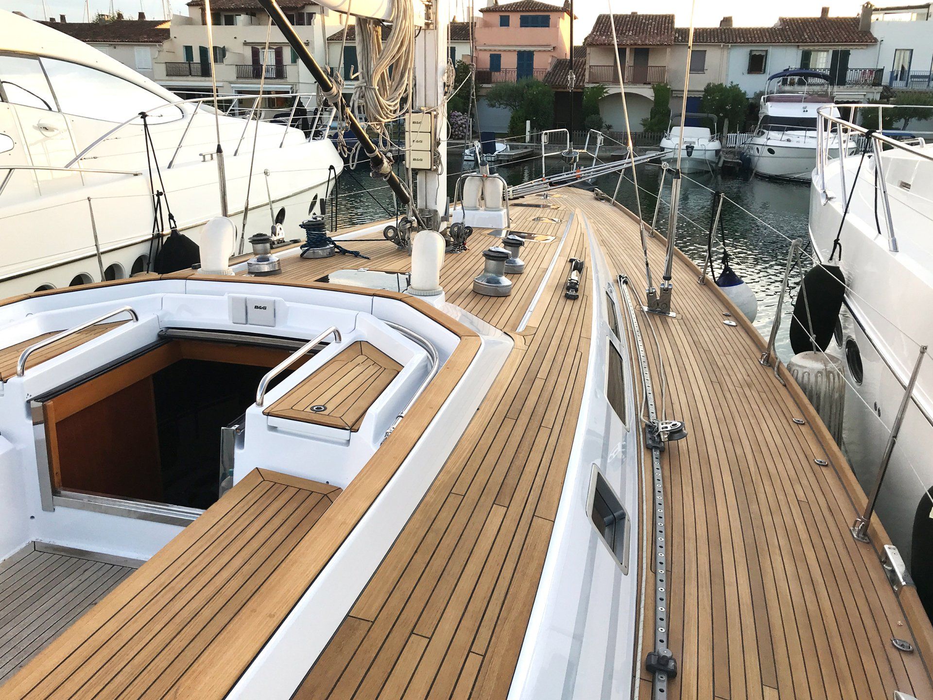 New teak deck installed on a Nautor Swan 60 | Mobilerbootsbau teak decking