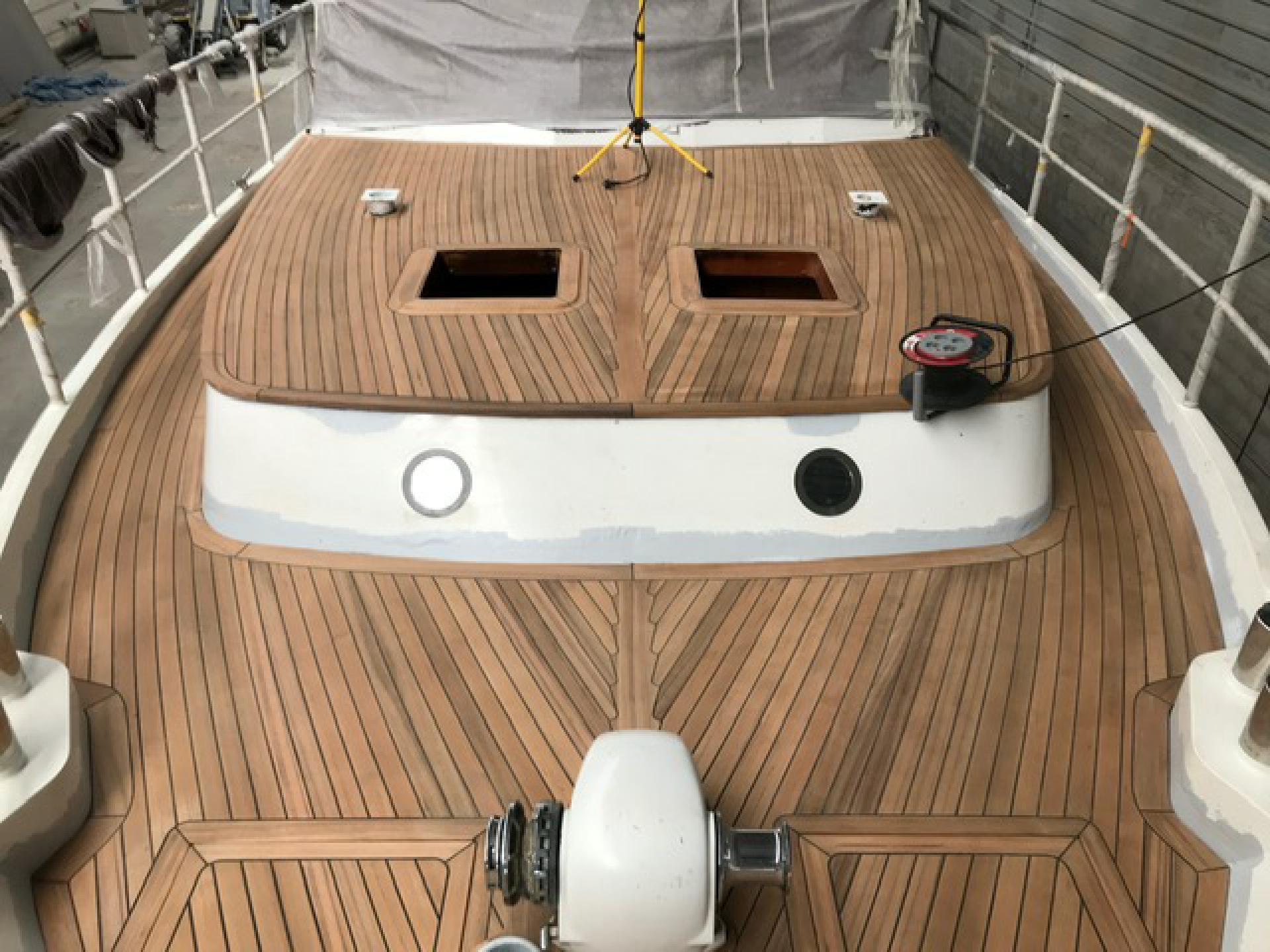 Teak decks on steel yachts – Mobilerbootsbau