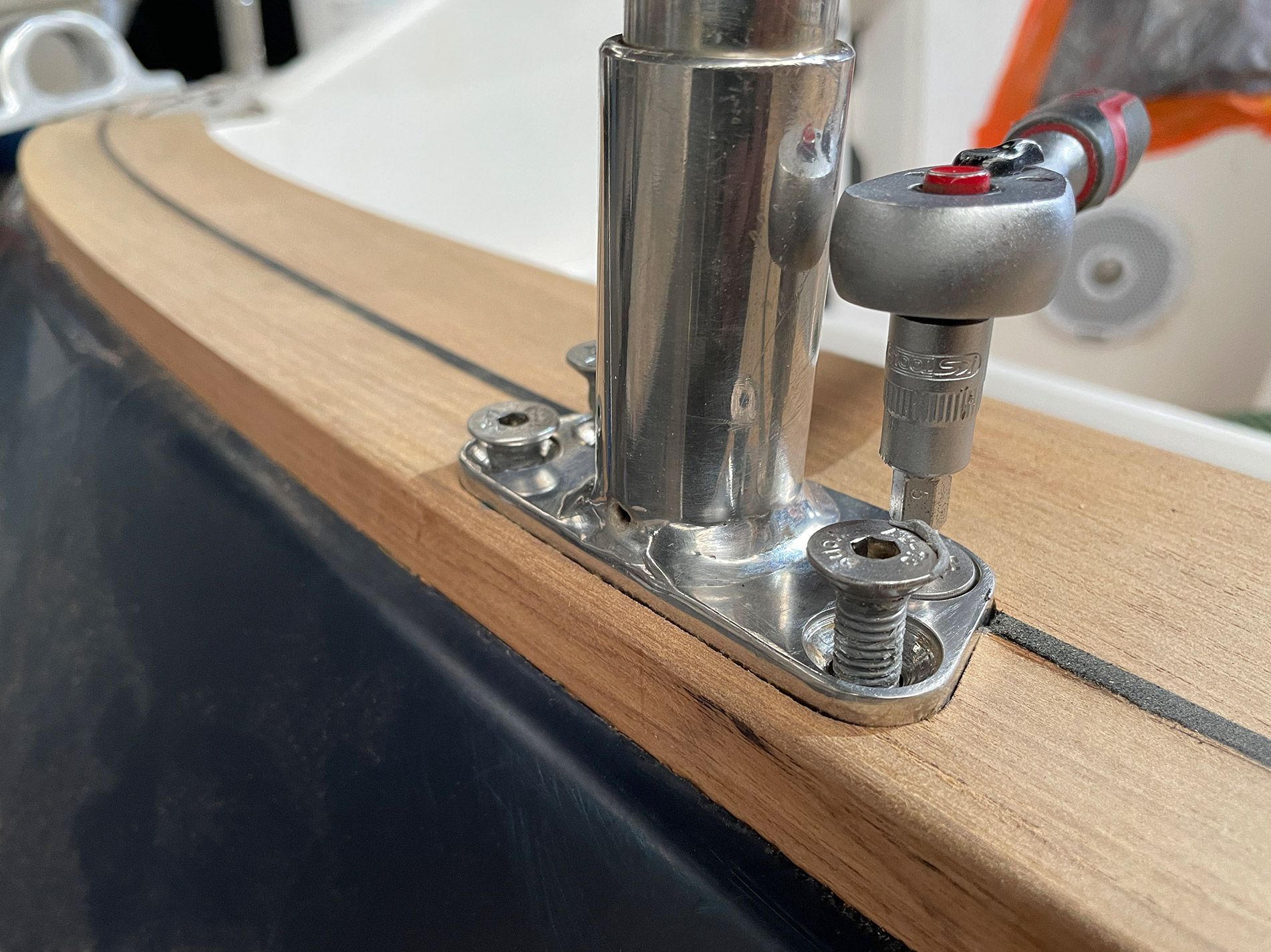 Teakdeck Swan 53 Montage Teakdeck Swan 53 Montage