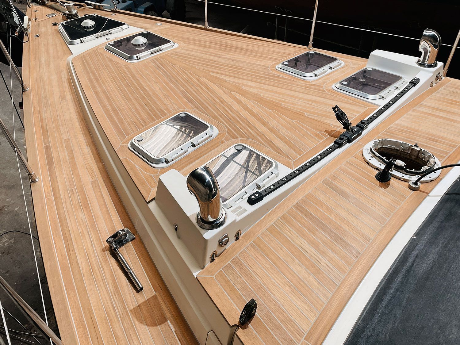 Wauquiez 48 Pilot Saloon neues Teakdeck vom Bootsbauer