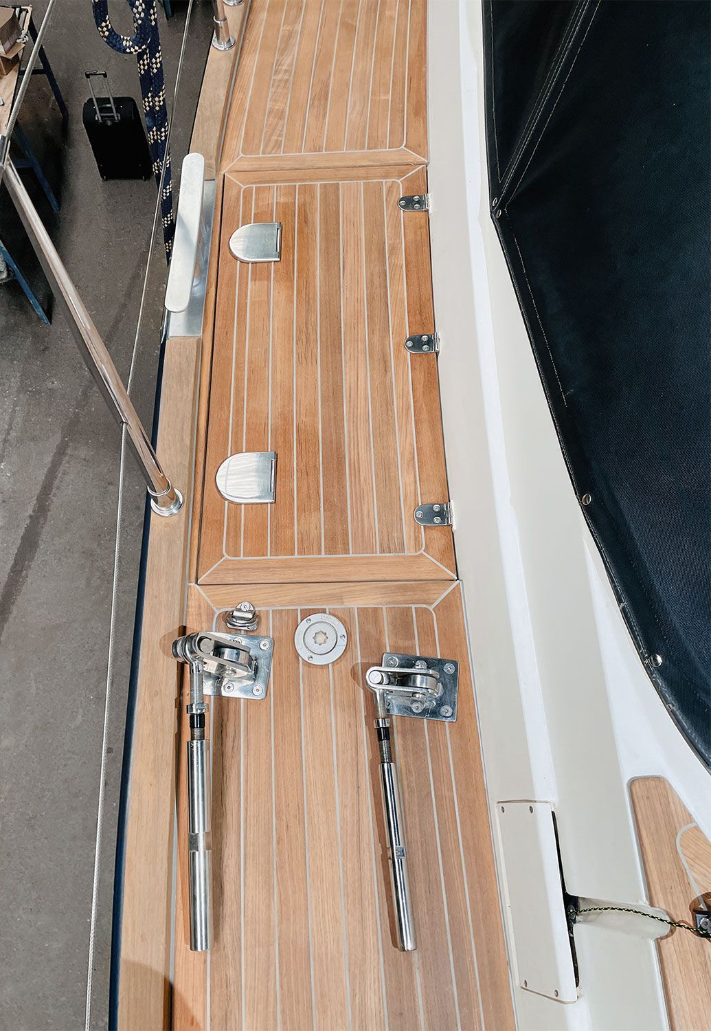 Wauquiez 48 Pilot Saloon new teak deck