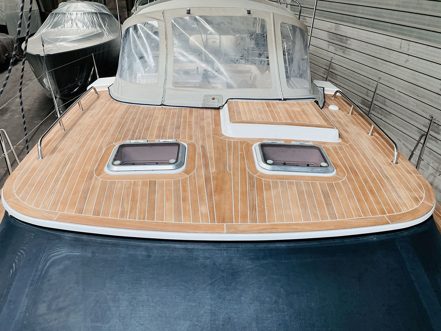 Wauquiez 48 Pilot Saloon new teak deck