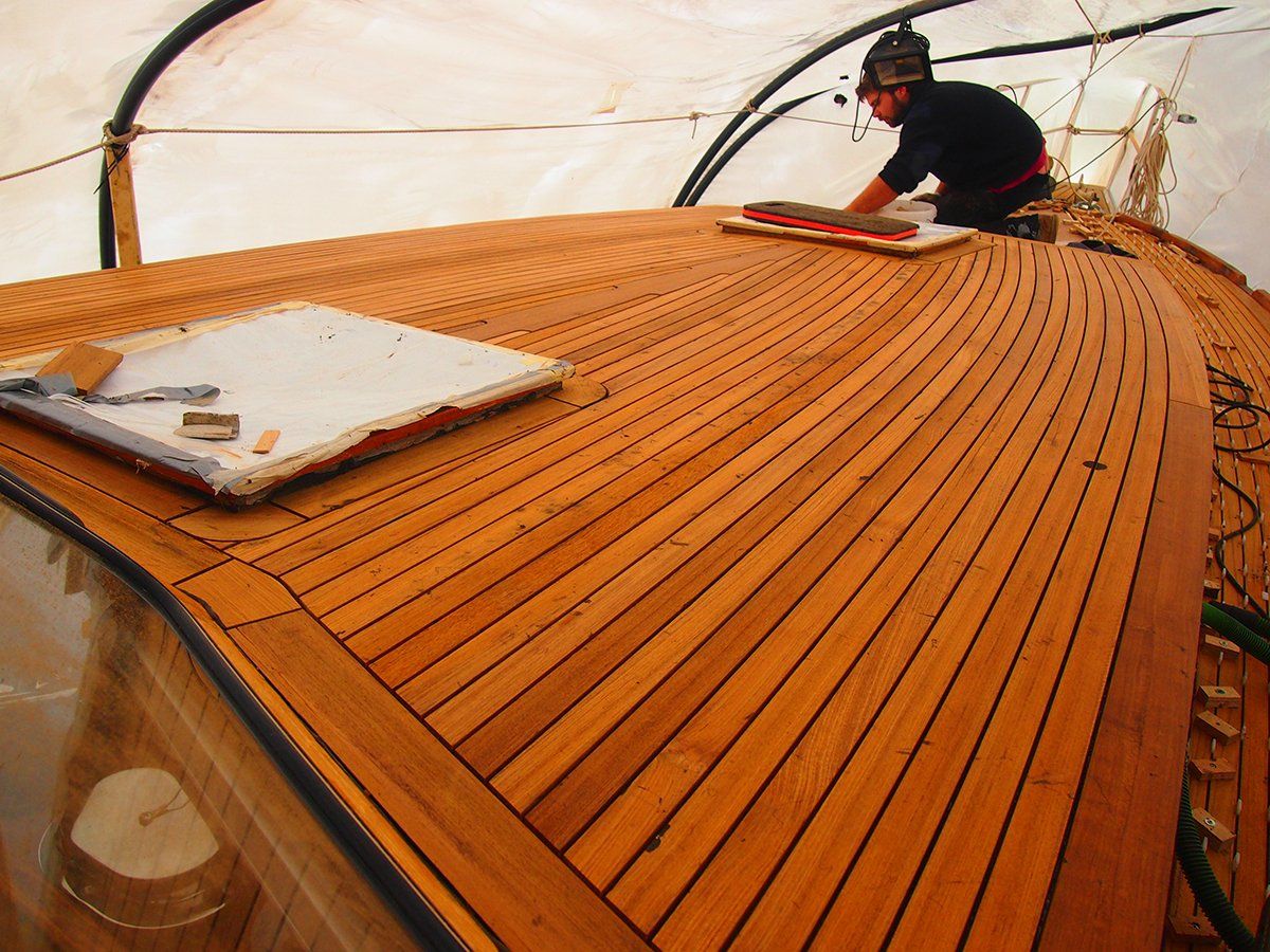 Teak decking process on Najad 410 by Mobilerbootsbau teak decking company