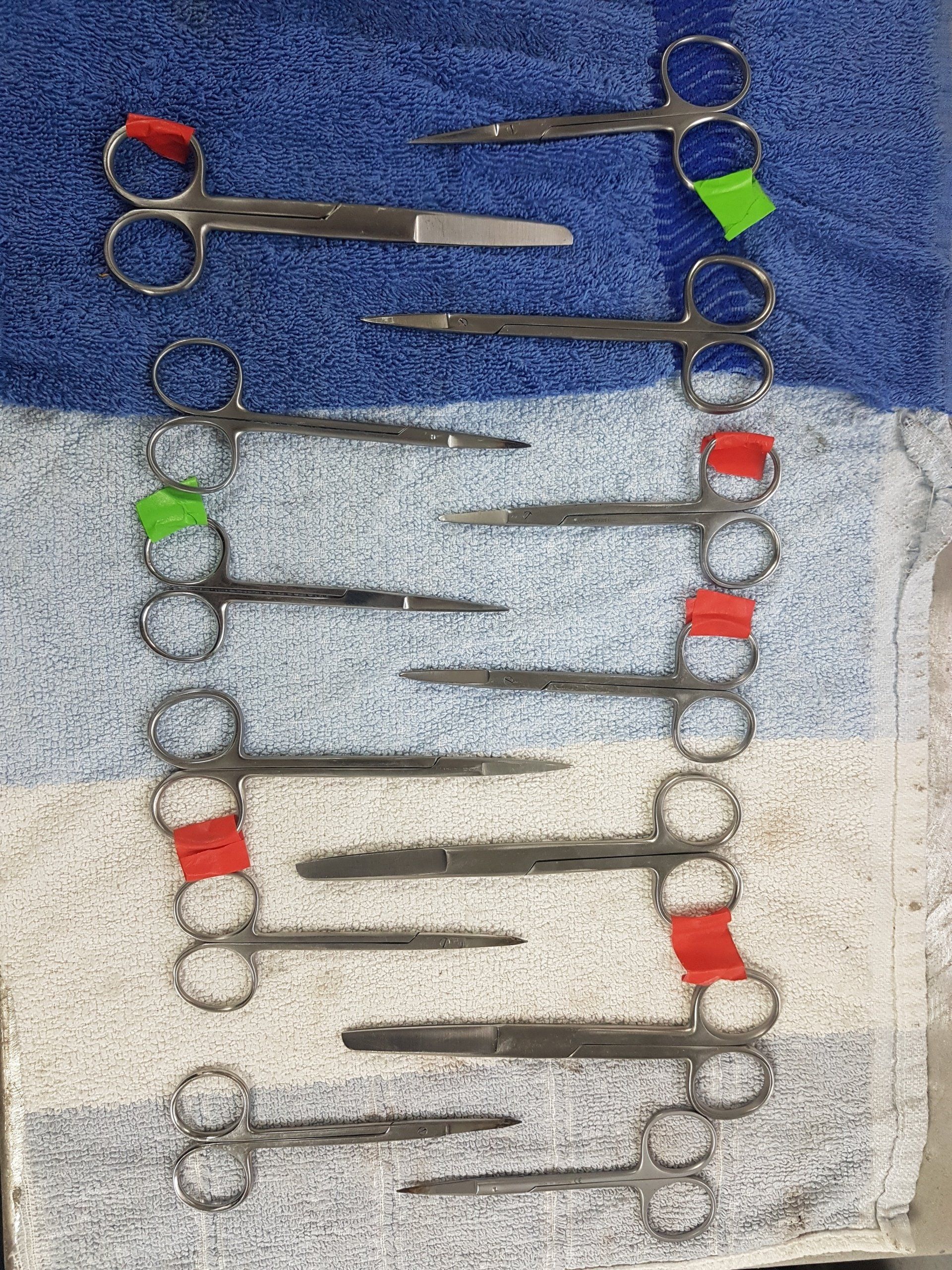 Scherenpflege, Schneidwerkzeug-Wartung, Scheren schärfen, Scheren reinigen, Scherenöl, Scheren-Handhabung, Scheren-Klingen, Scheren-Aufbewahrung, Scheren-Sicherheit, Scheren-Schnitttechniken