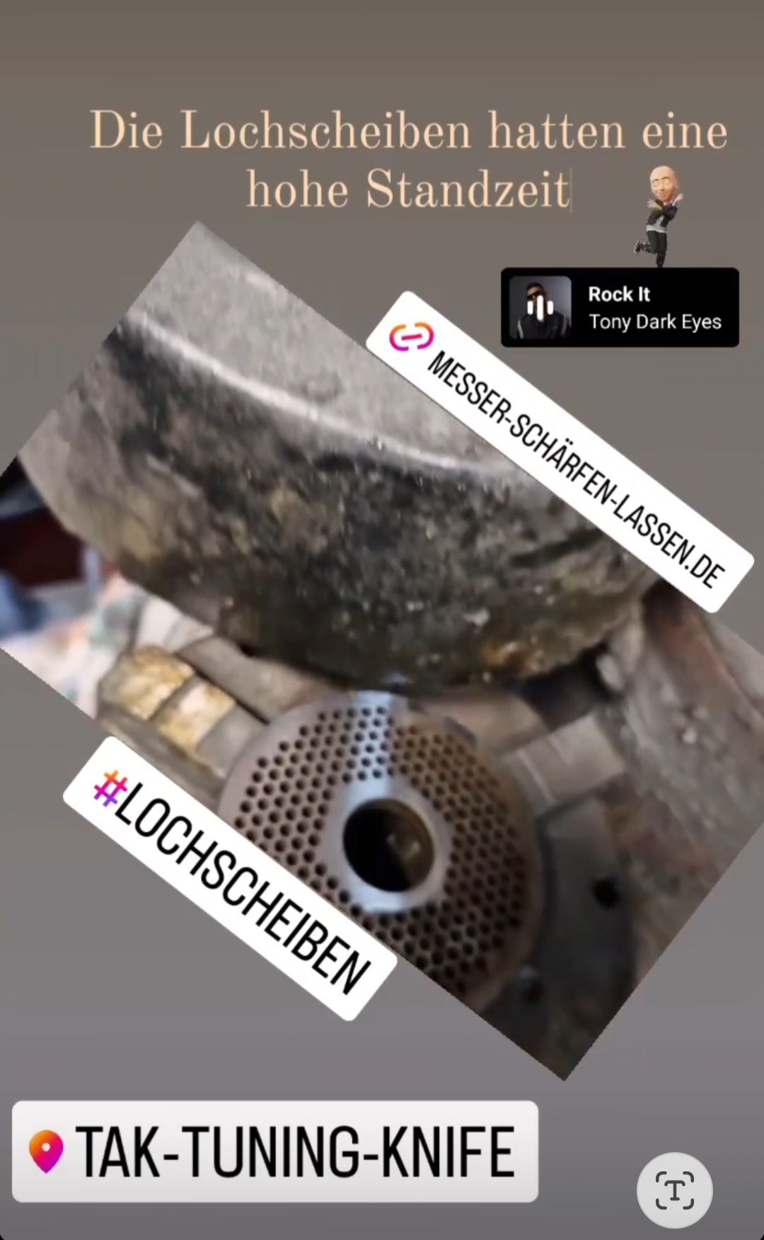 Keywords: Fleischverarbeitung, Wolfscheiben, Wolfmesser, Lochscheiben, Werkzeuge, Pflege, Größen, Systeme, Aufbewahrung, Reinigung, Schärfe, Schleifstein, Schleifstab, Rückstände, Verfärbungen, Gerüche, Bürste, Schwamm, Schutzschicht, Öl, Hersteller, Lagerung, Schutzhülle, Etui.