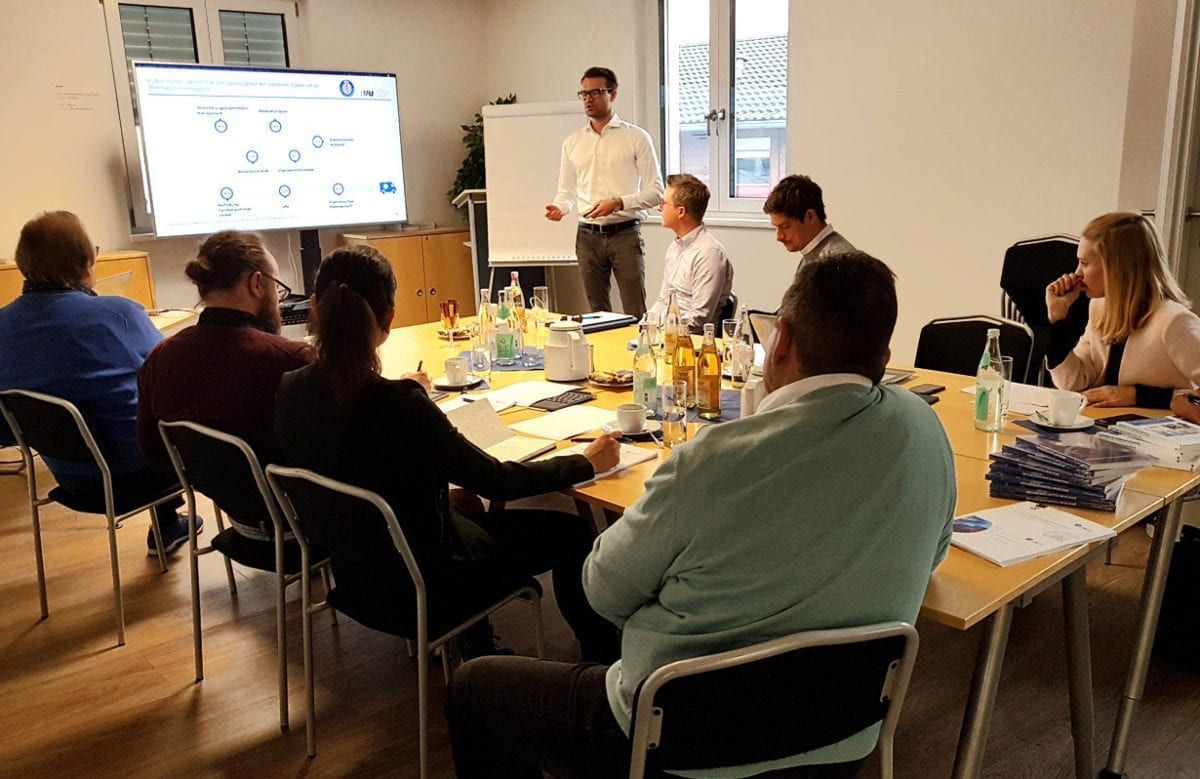 Mitarbeiter der LMU München im Showroom.Telemedizin.Bayern