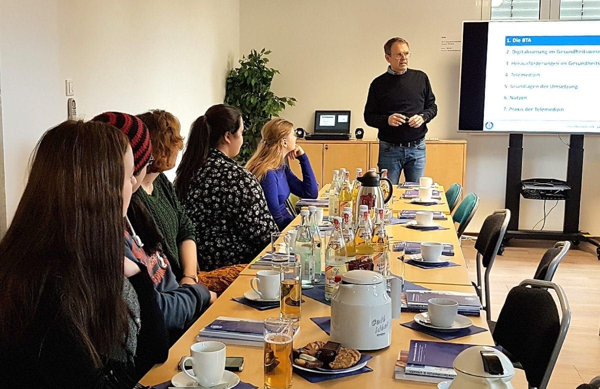 Studenten der Berufsfachschule für Logopädie der Medizinischen Akademie IB MEDAU GmbH