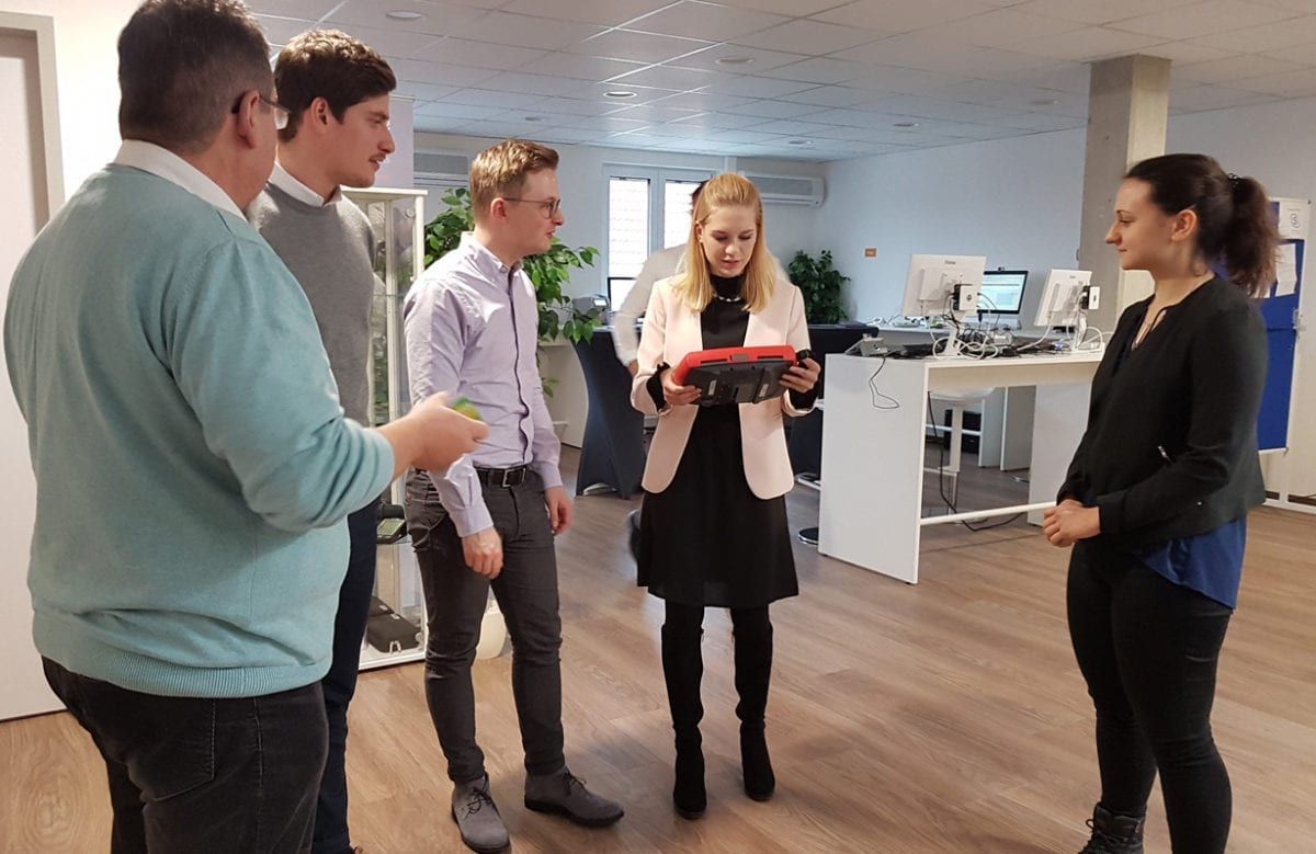 Mitarbeiter der LMU München im Showroom.Telemedizin.Bayern
