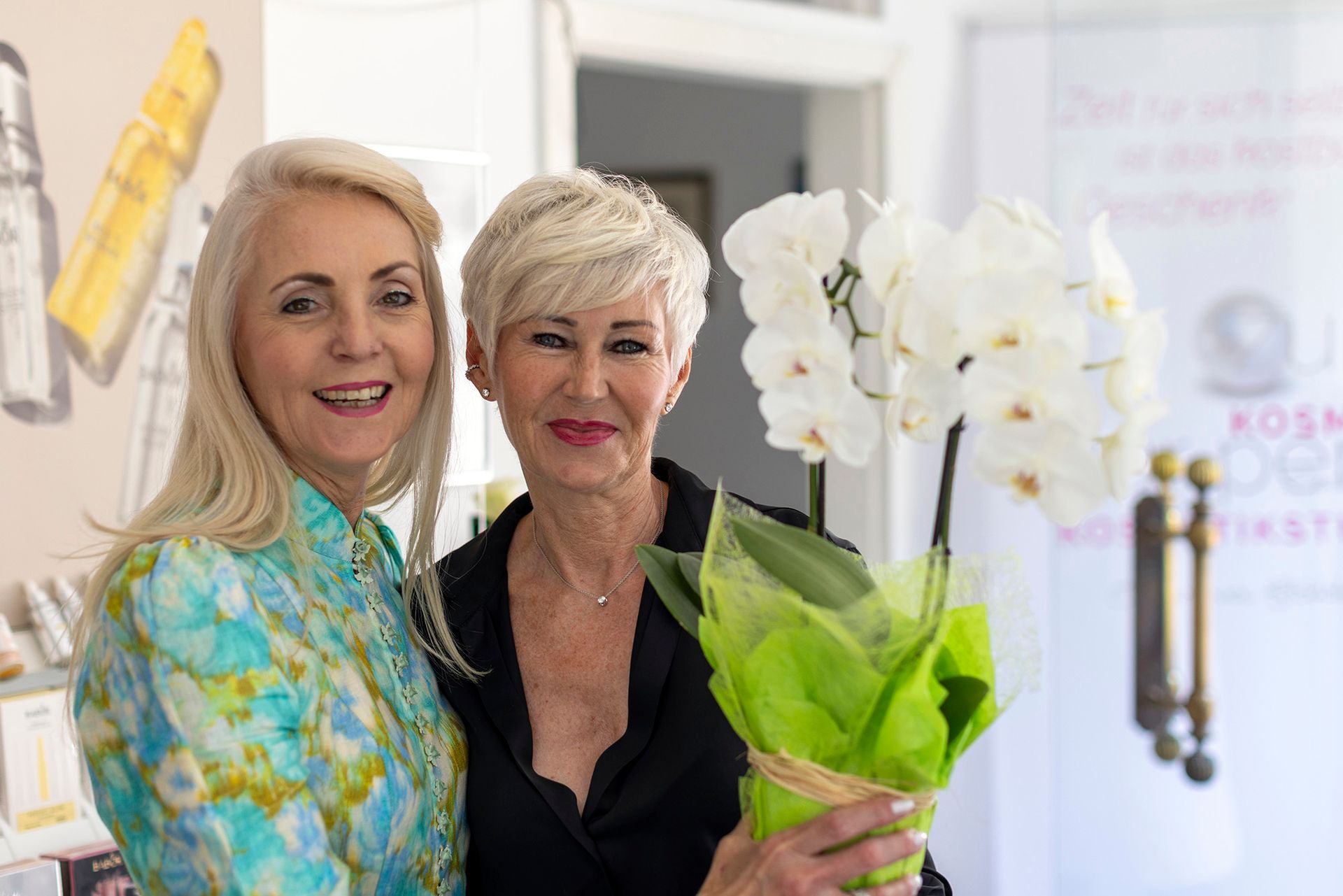 Cathriena Stäblein begrüßt Referentin