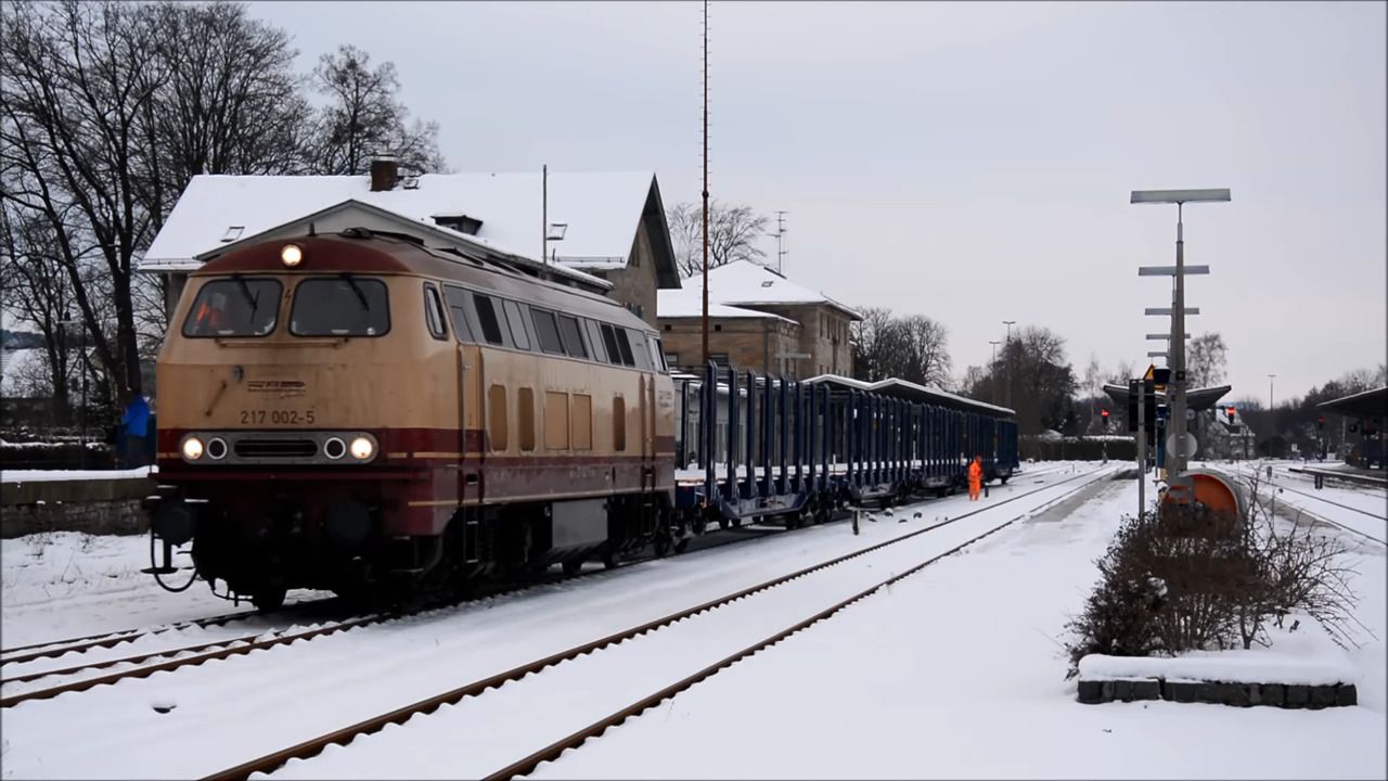 217 002 zur Holzverladung in Neuenmarkt-Wirsberg Januar 2017 217 002 zur Holzverladung in Neuenmarkt-Wirsberg Januar 2017
