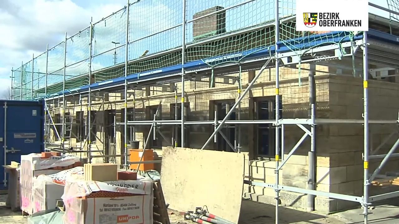 Sanierung des Bahnhofsgebäudes Neuenmarkt Sanierung des Bahnhofsgebäudes Neuenmarkt