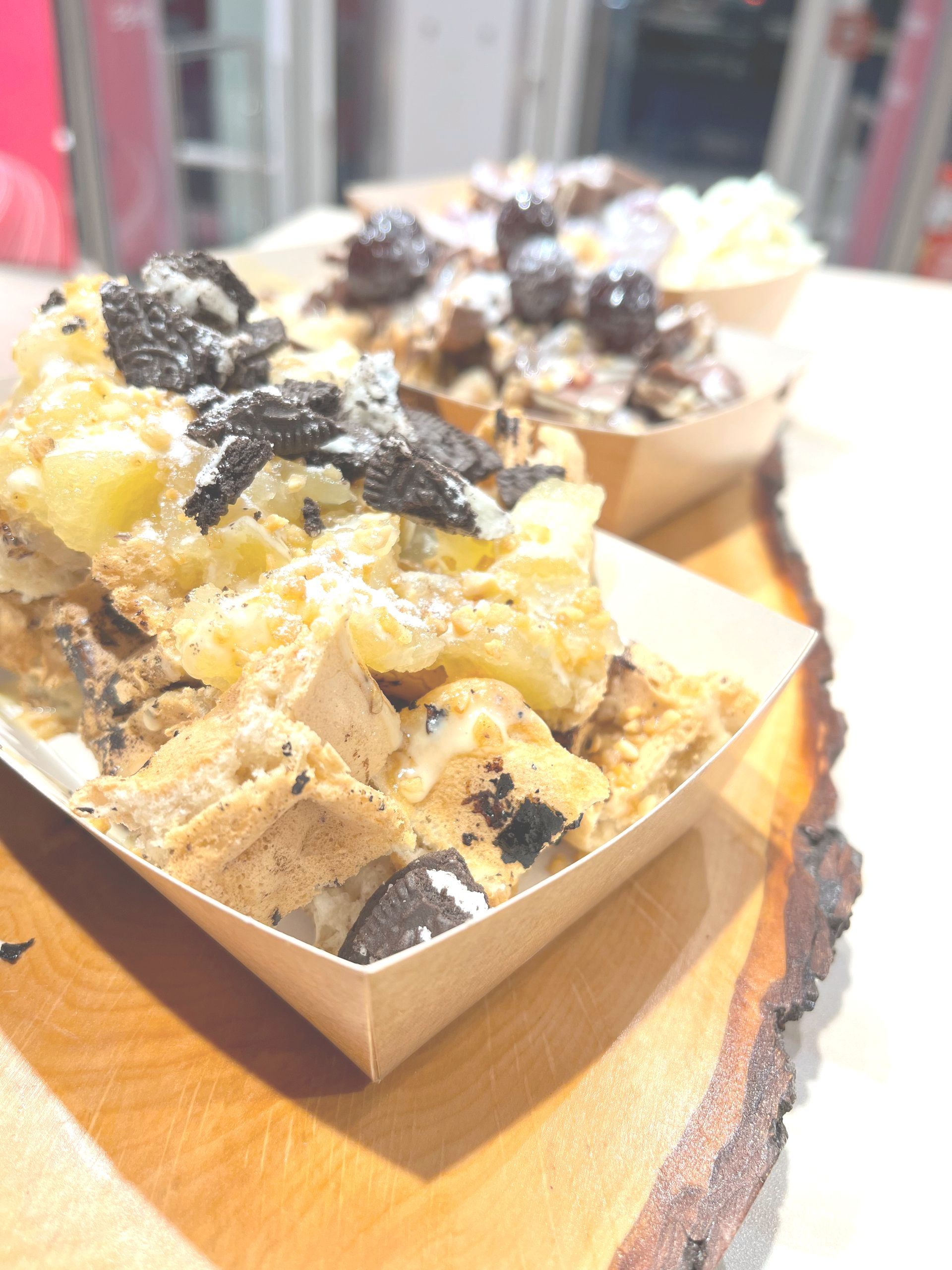 Frisch zubereitete Waffeln mit kreativen Toppings, CateringLovers.