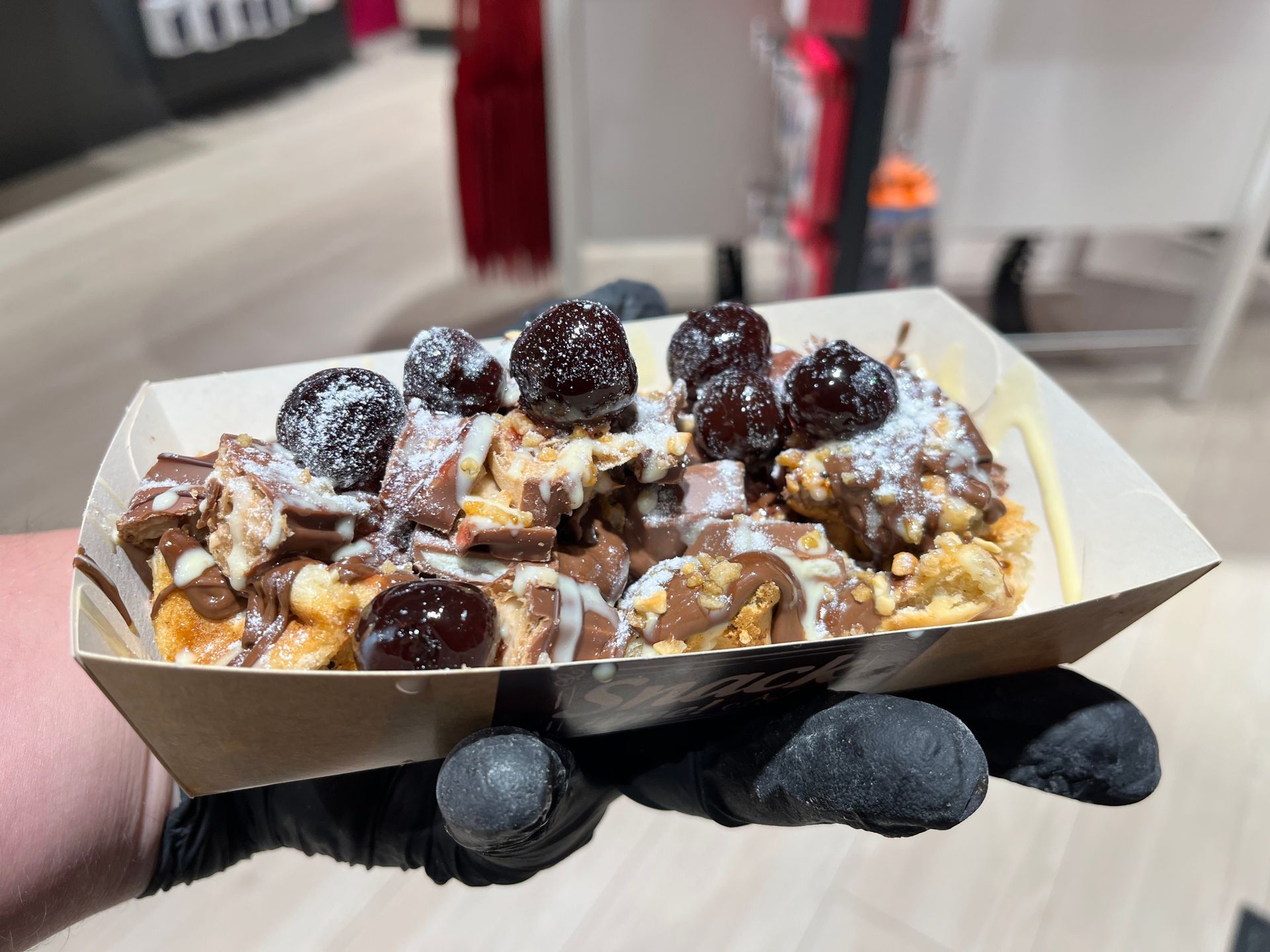 Frisch zubereitete Waffeln mit kreativen Toppings, CateringLovers.