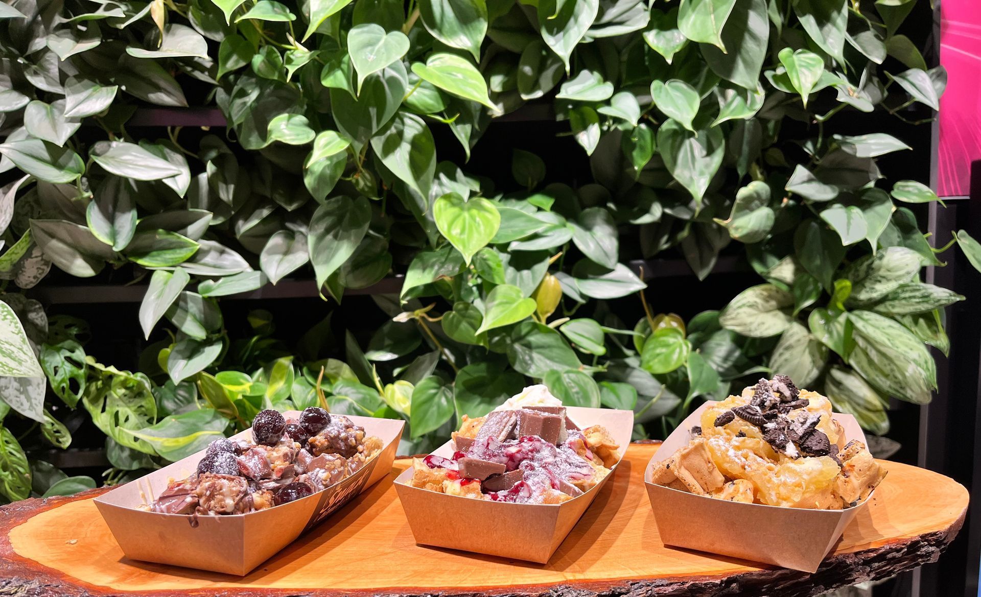 Frisch zubereitete Waffeln mit kreativen Toppings, CateringLovers.