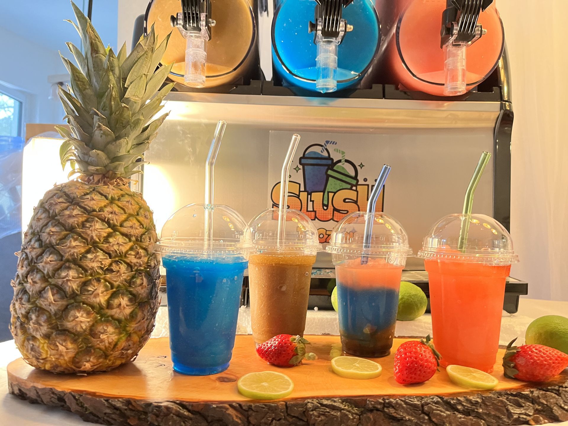 Getränkepaket von CateringLovers: Auswahl an Softdrinks, Bier, Wein und Cocktails für Events jeder Größe.