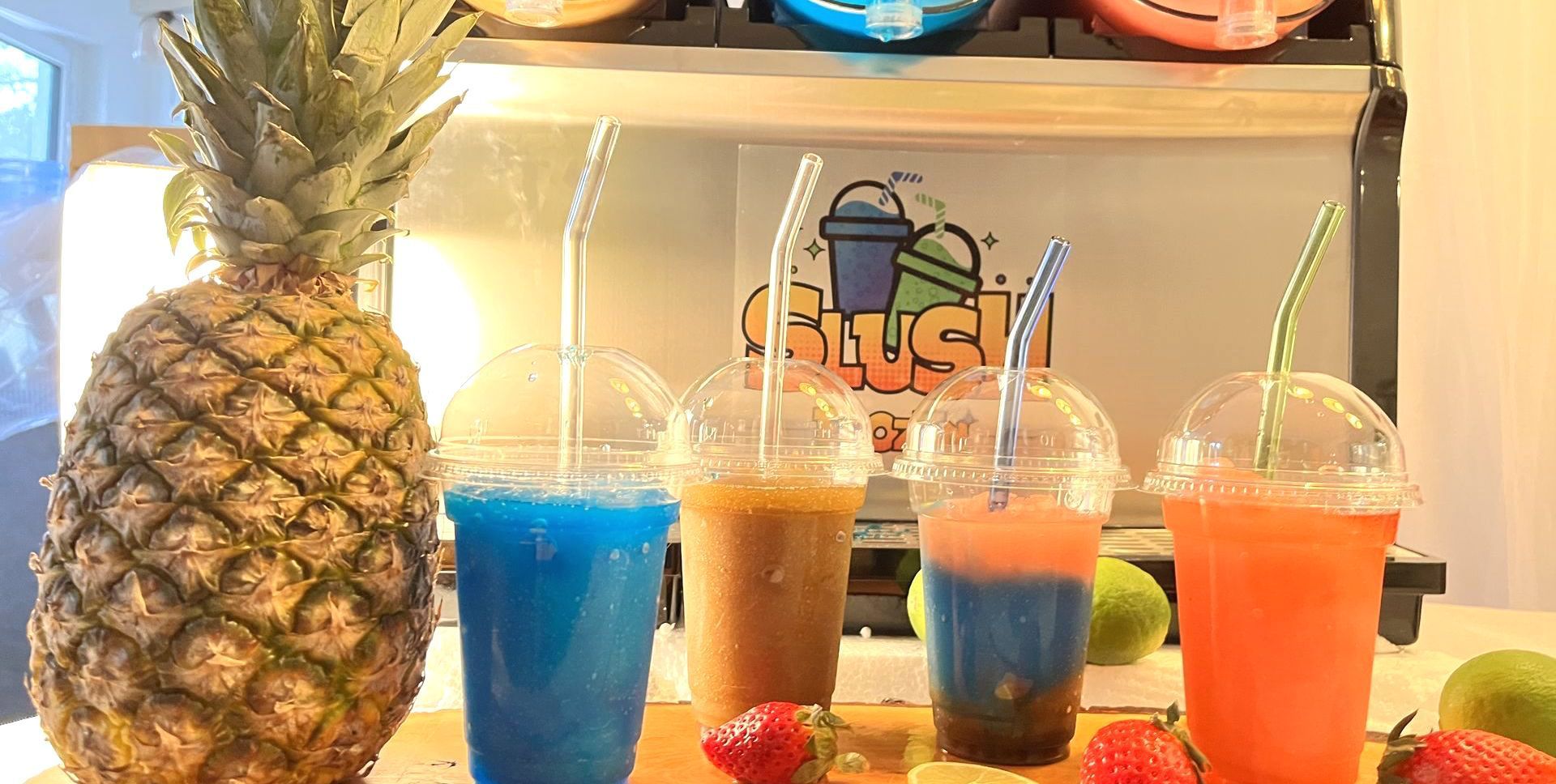 Getränkepaket von CateringLovers: Auswahl an Softdrinks, Bier, Wein und Cocktails für Events jeder Größe.