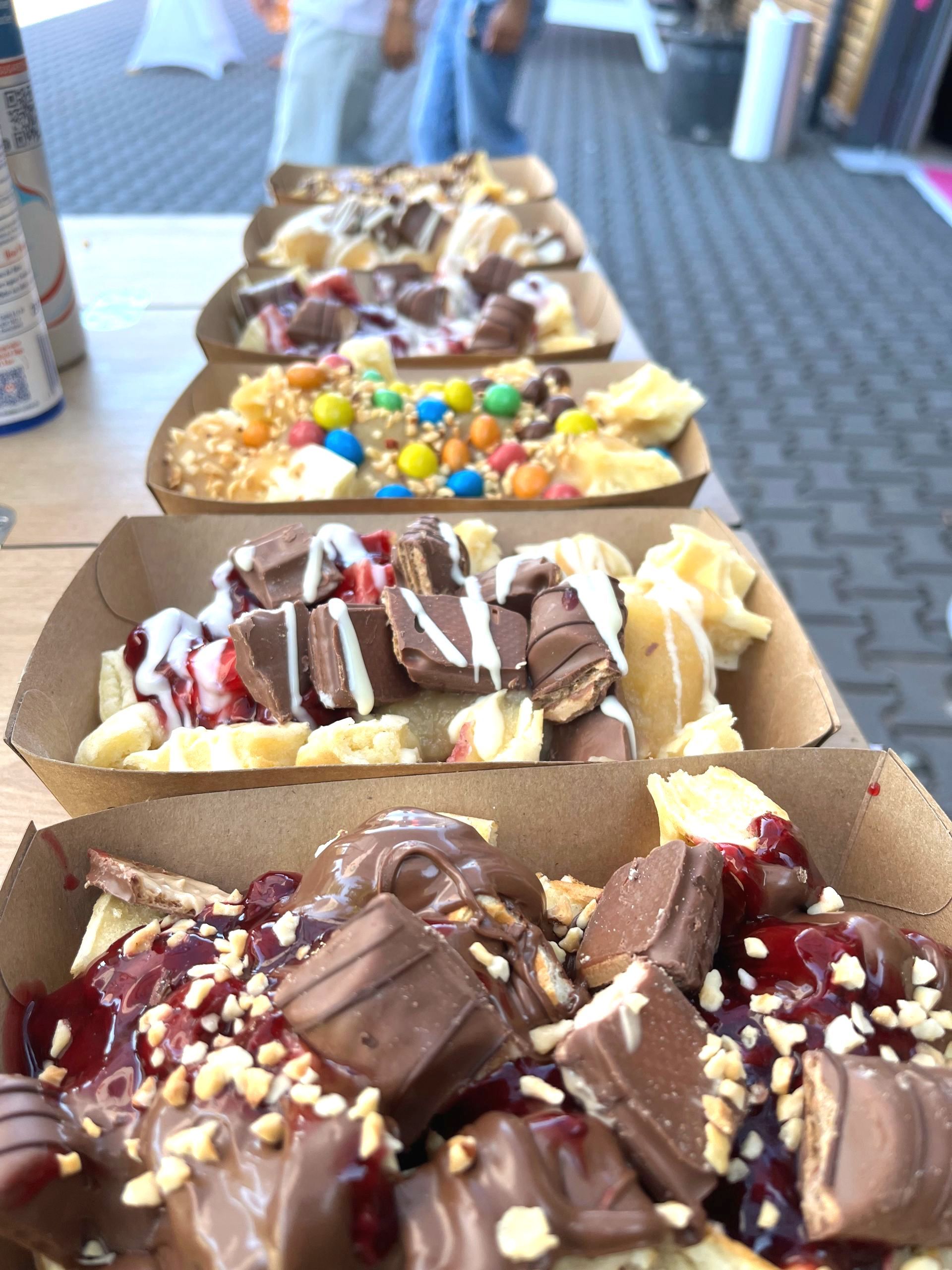 Frisch zubereitete Waffeln mit kreativen Toppings, CateringLovers.