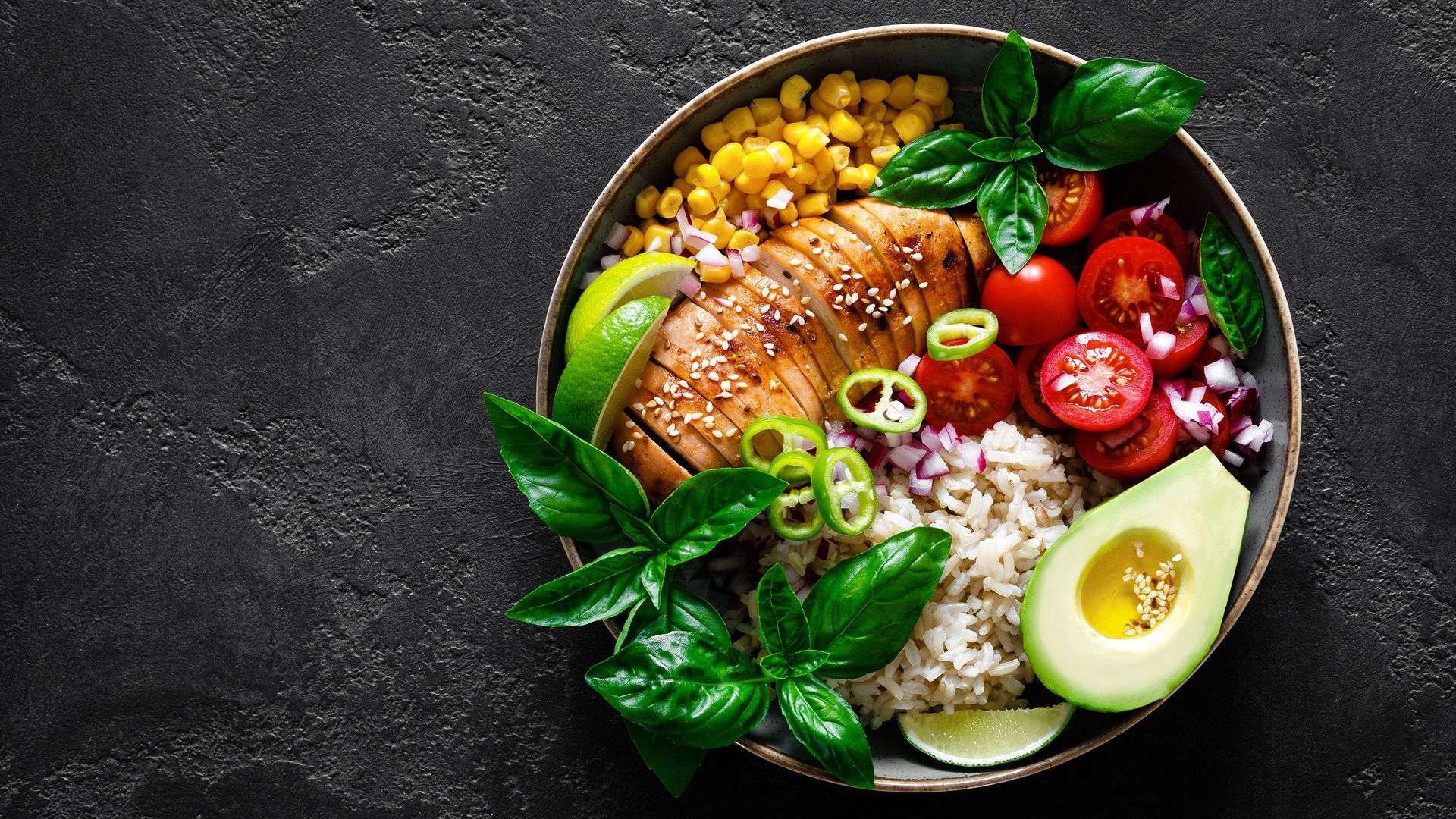 Bowl von CateringLovers: Frische Zutaten auf Reisbasis, individuell kombiniert für Events und Caterings.