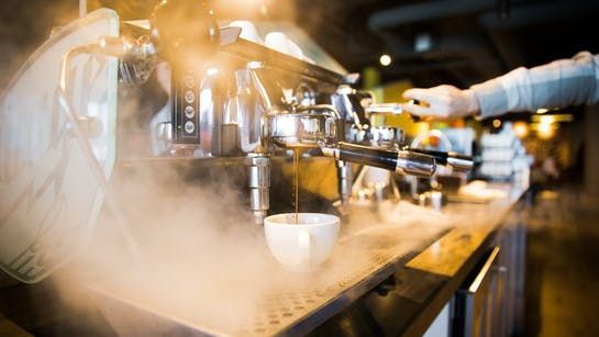 Kaffeespezialitäten von CateringLovers: Frisch gebrühter Kaffee, Espresso und Cappuccino für genussvolle Momente auf Events.
