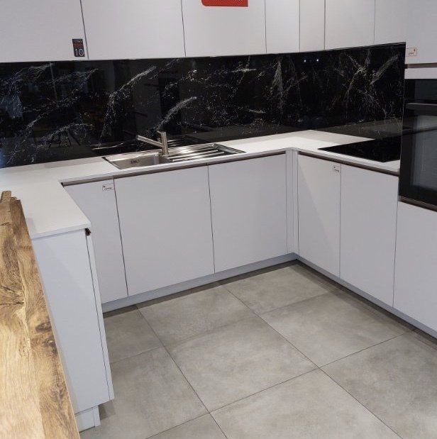 Crédence verre Artisan verrier Aubagne Marseille