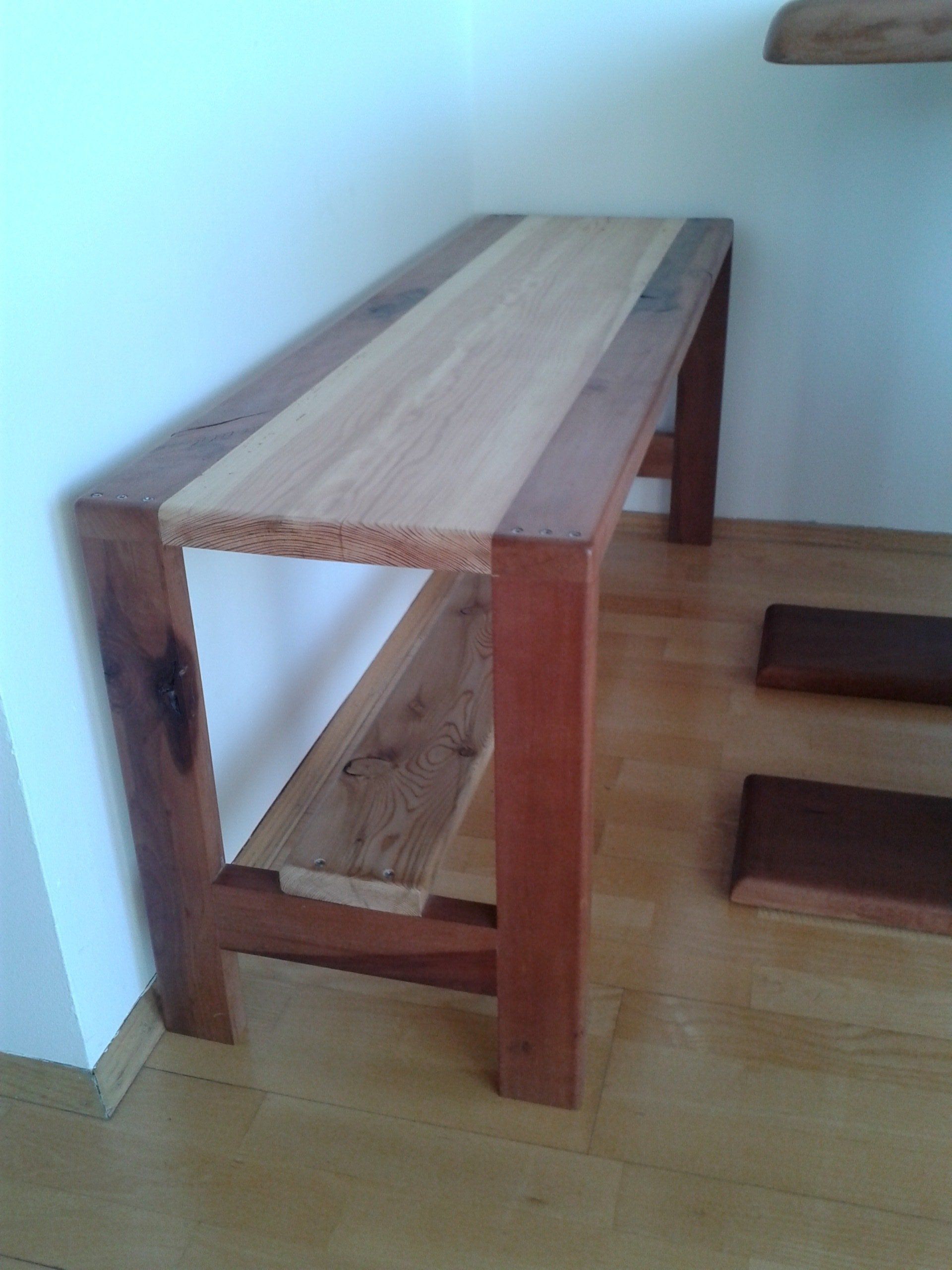 Holzbank