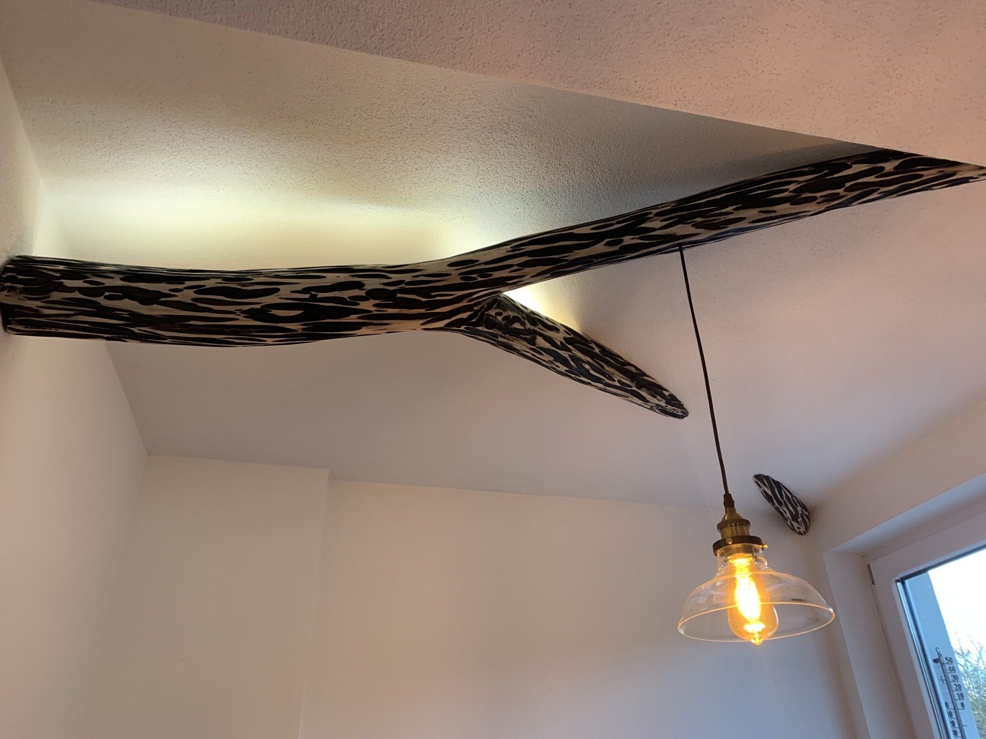 Holzkunstwerk mit Licht